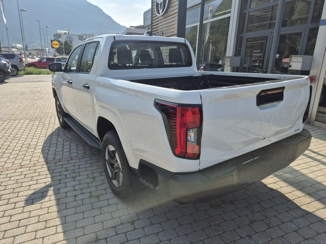TOYOTA Double Cab Pick-up-image-3