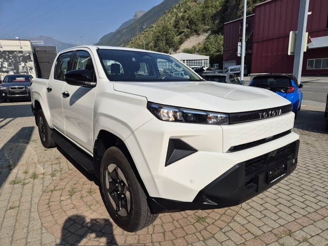 TOYOTA Double Cab Pick-up-image-1