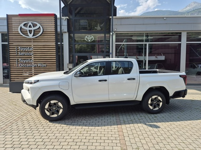 TOYOTA Double Cab Pick-up-image-0