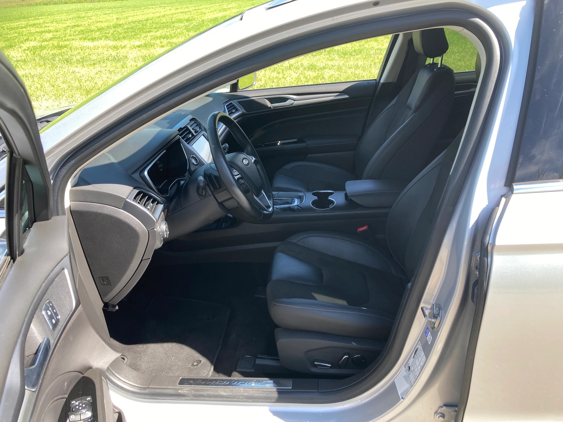 FORD Mondeo 2.0 TDCi Titanium AWD PowerShift *Anhängerkupplung*-image-8