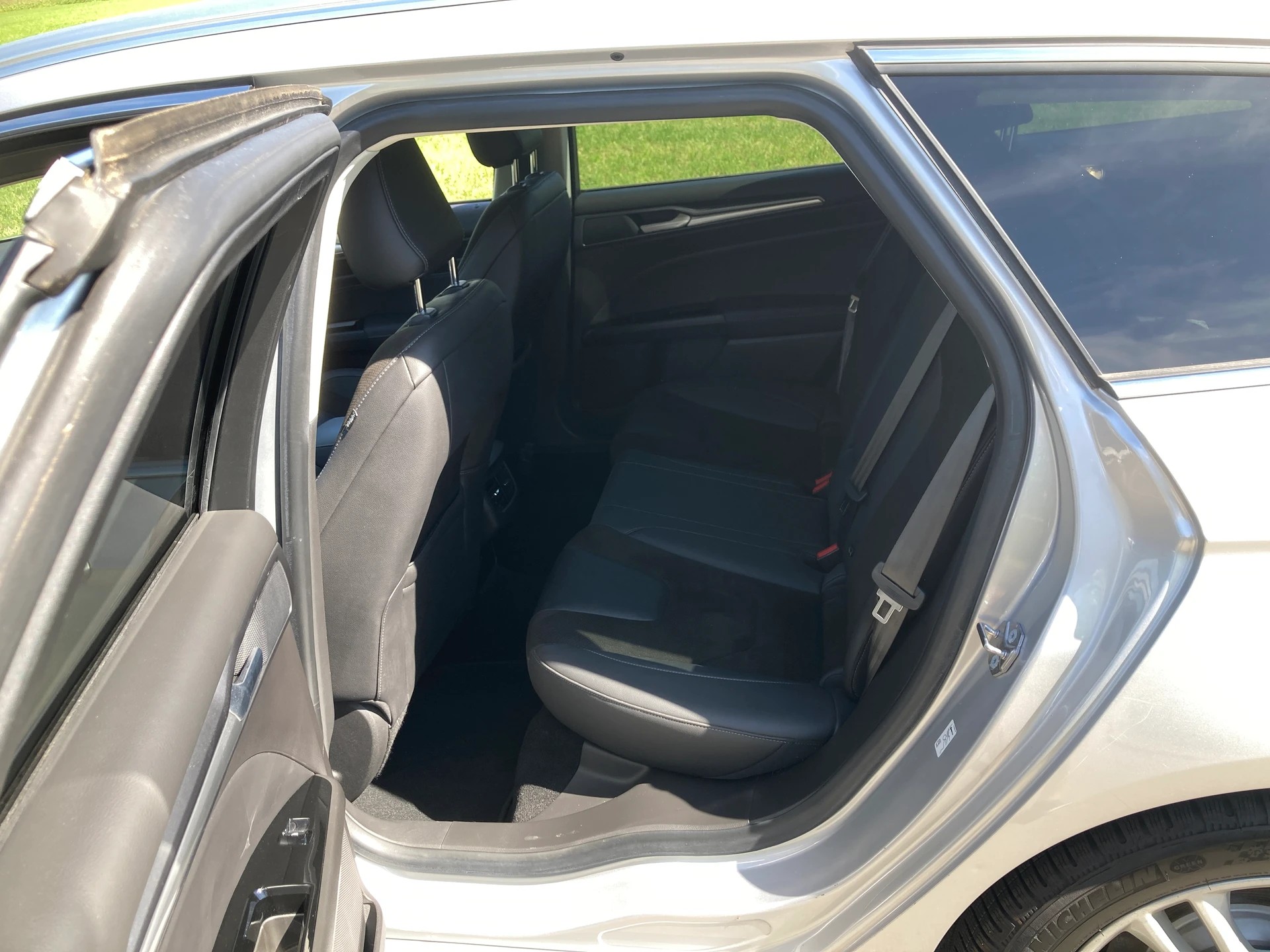 FORD Mondeo 2.0 TDCi Titanium AWD PowerShift *Anhängerkupplung*-image-6
