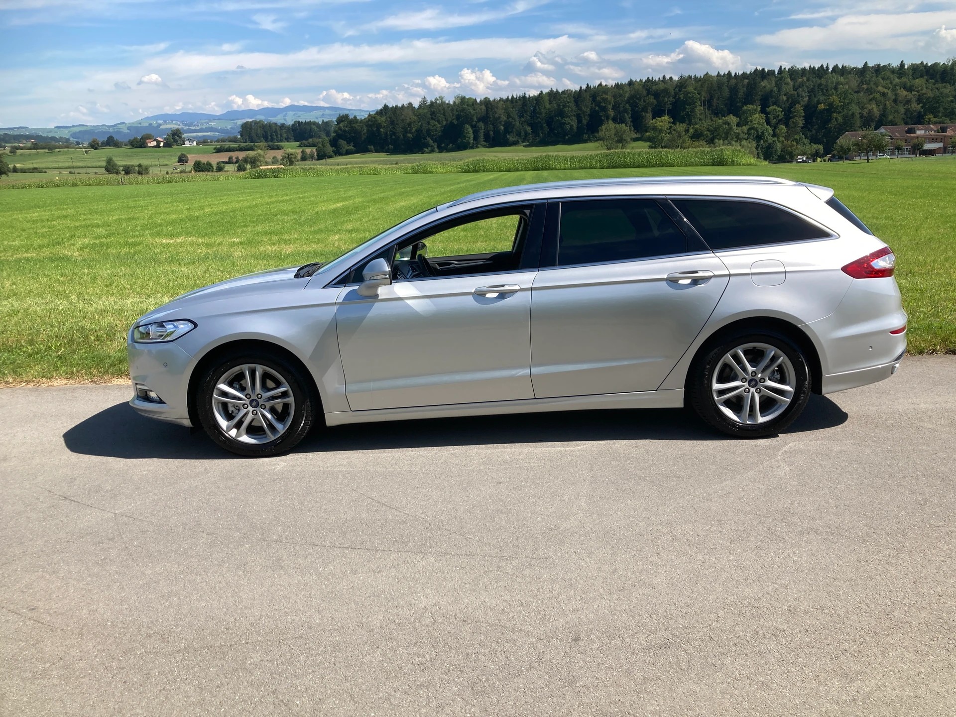 FORD Mondeo 2.0 TDCi Titanium AWD PowerShift *Anhängerkupplung*-image-4