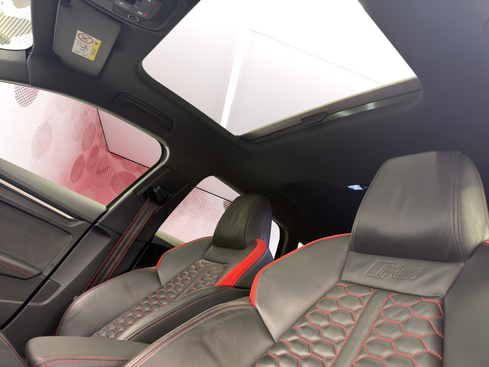 AUDI RS3 Sportback 2.5 TSI quattro S-tronic * Ceramic Bremse *-image-12