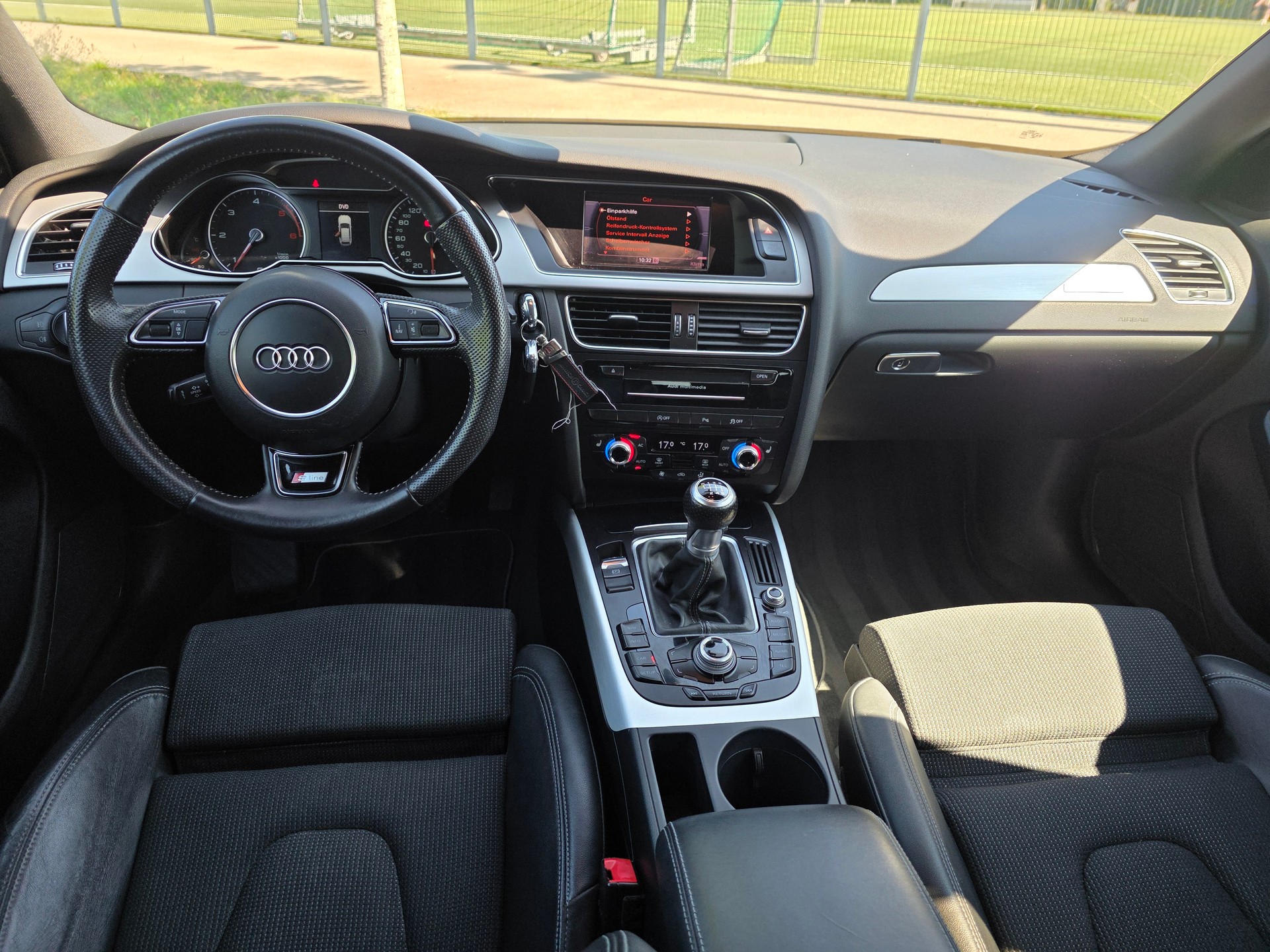 AUDI A4 Avant 2.0 TDI quattro-image-19