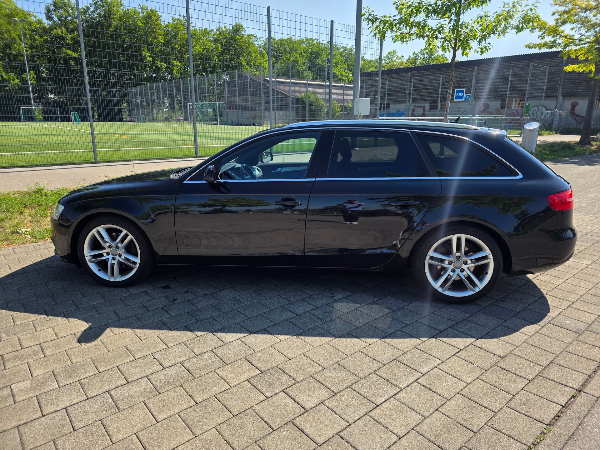 AUDI A4 Avant 2.0 TDI quattro-image-7