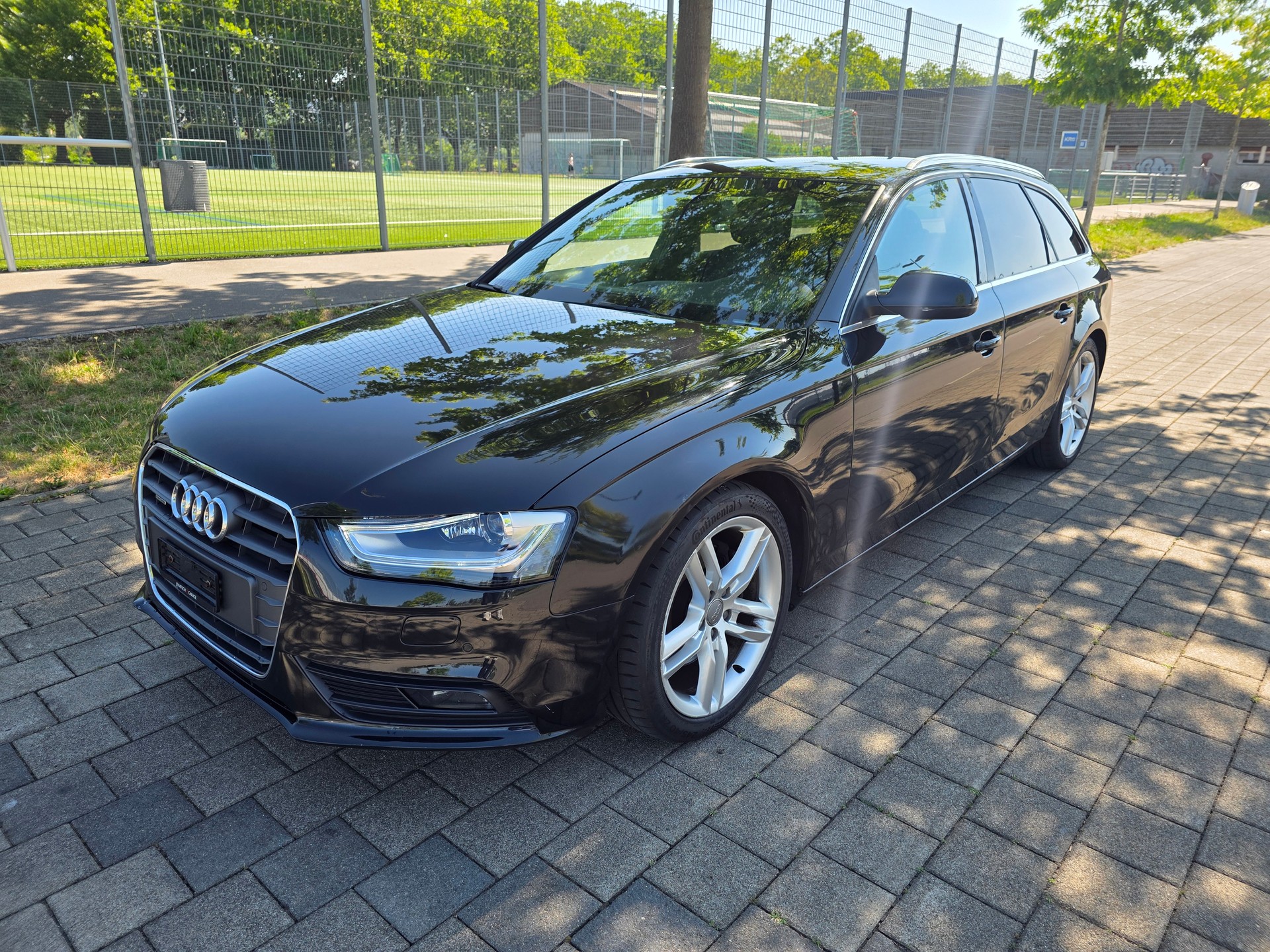AUDI A4 Avant 2.0 TDI quattro-image-6