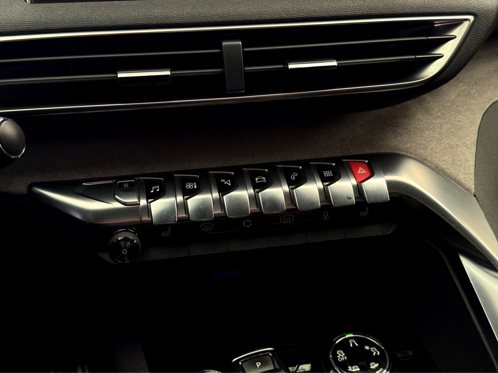 PEUGEOT 5008 2.0 BlueHDi GT EAT (7-Plätzer)-image-25