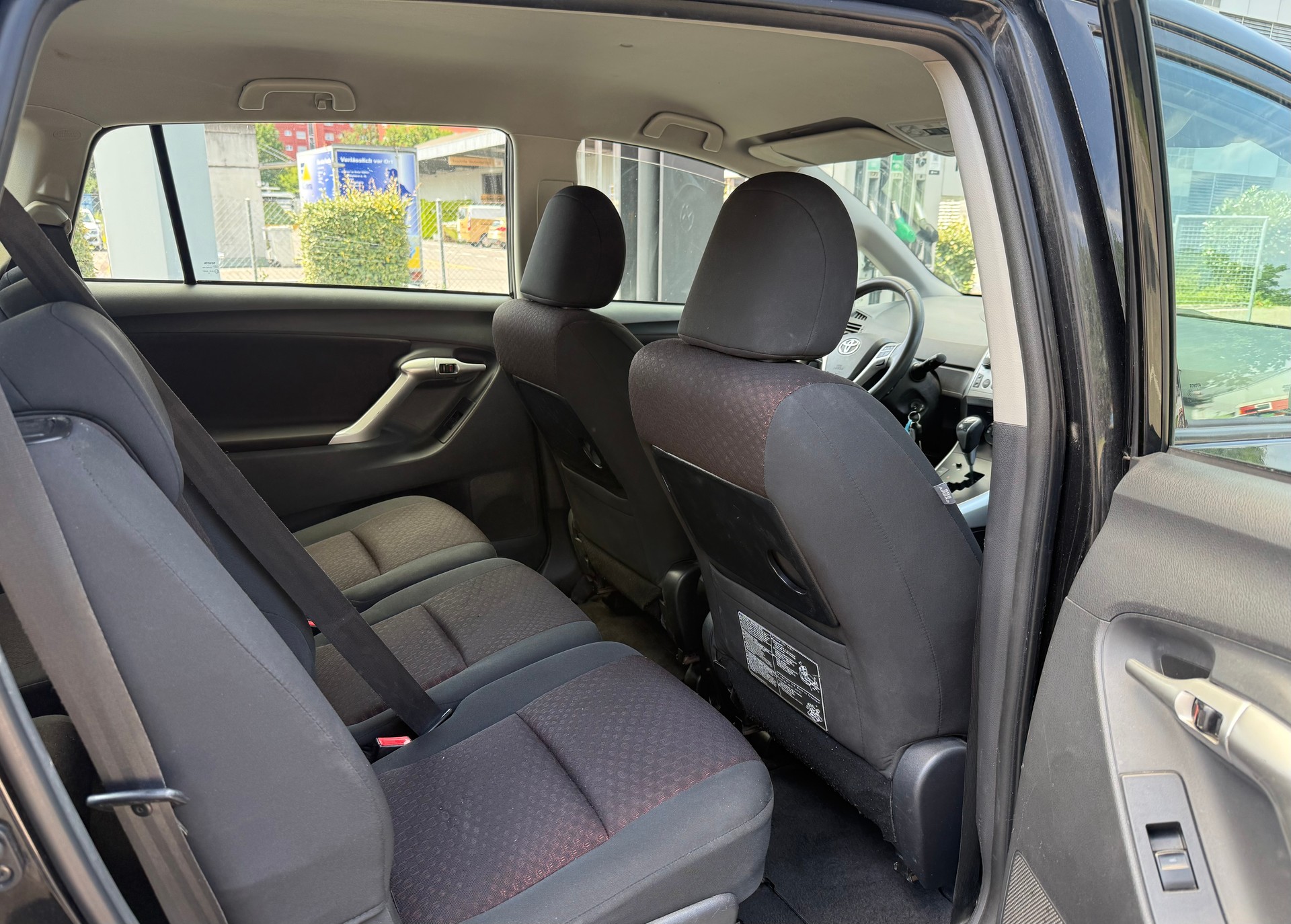 TOYOTA Verso 1.8 Linea Luna Multidrive / Frisch ab MFK 13.07.2026 / Servicegepflegt bei TOYOTA / 7 Plätzer / 8-fach bereift / 1.Hand-image-10