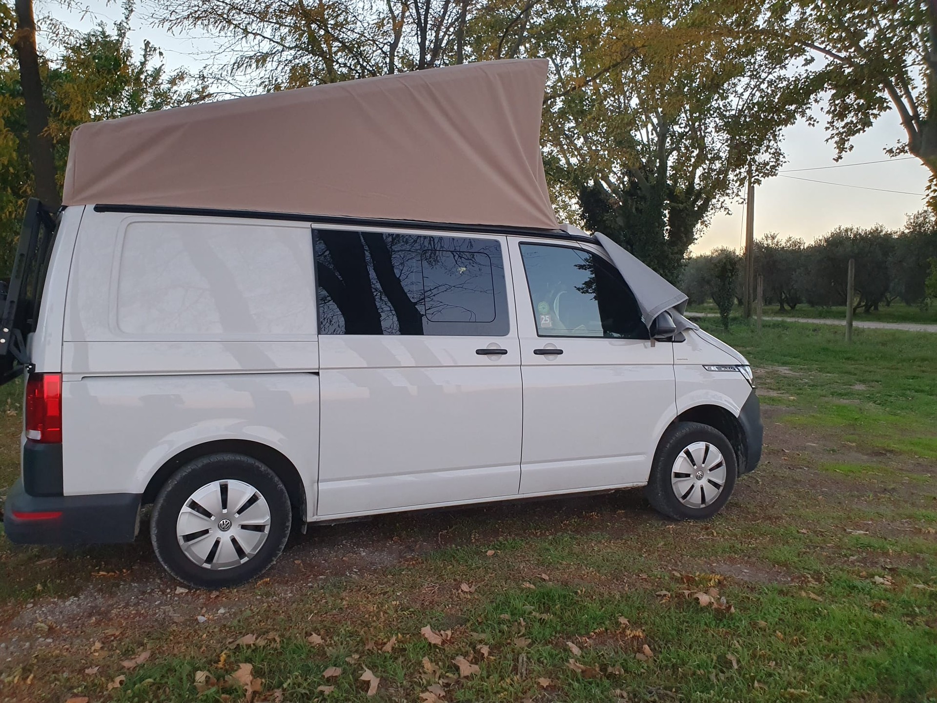 VW T6.1 2.0 TDI 150 DSG Campervan (Bulli)-image-7