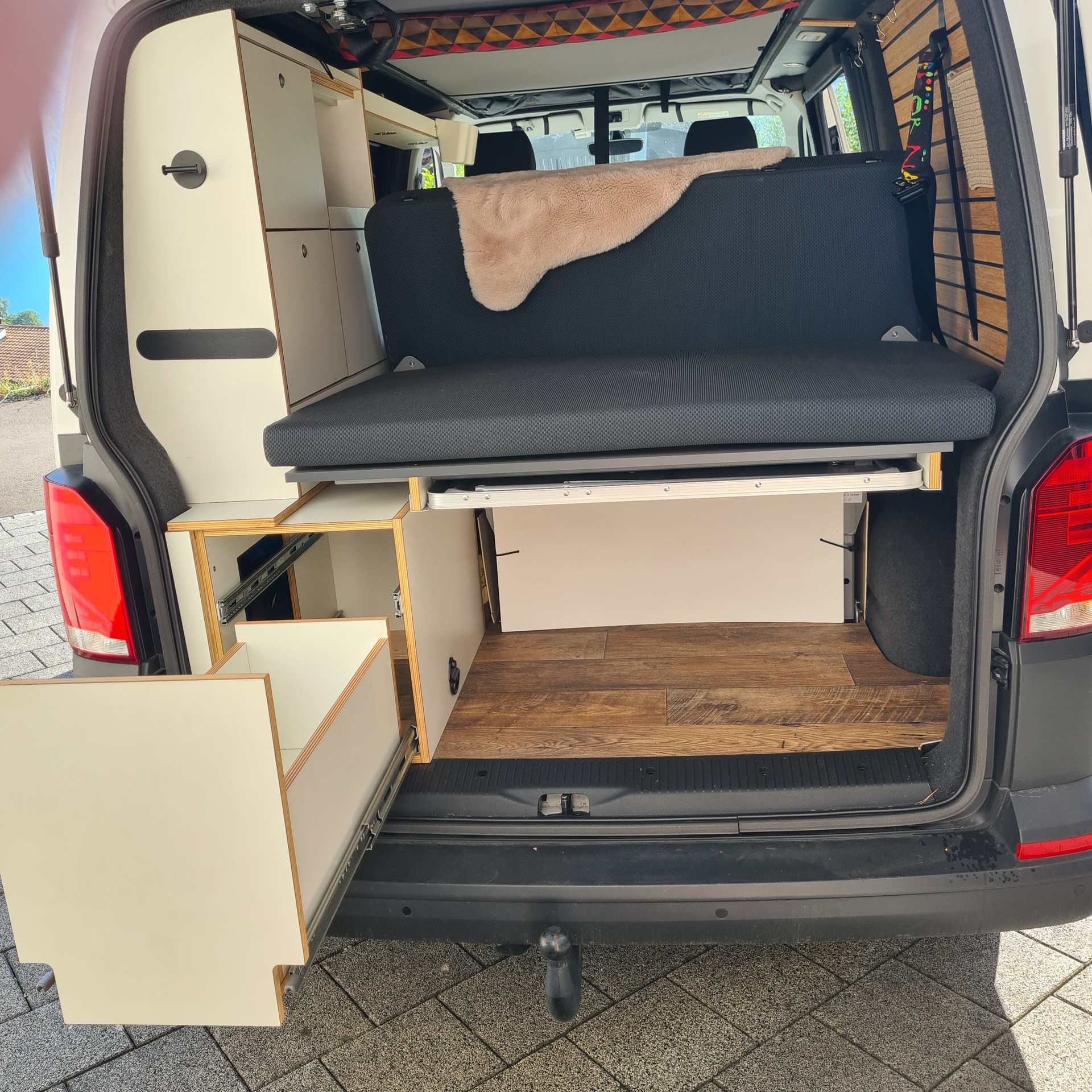 VW T6.1 2.0 TDI 150 DSG Campervan (Bulli)-image-2