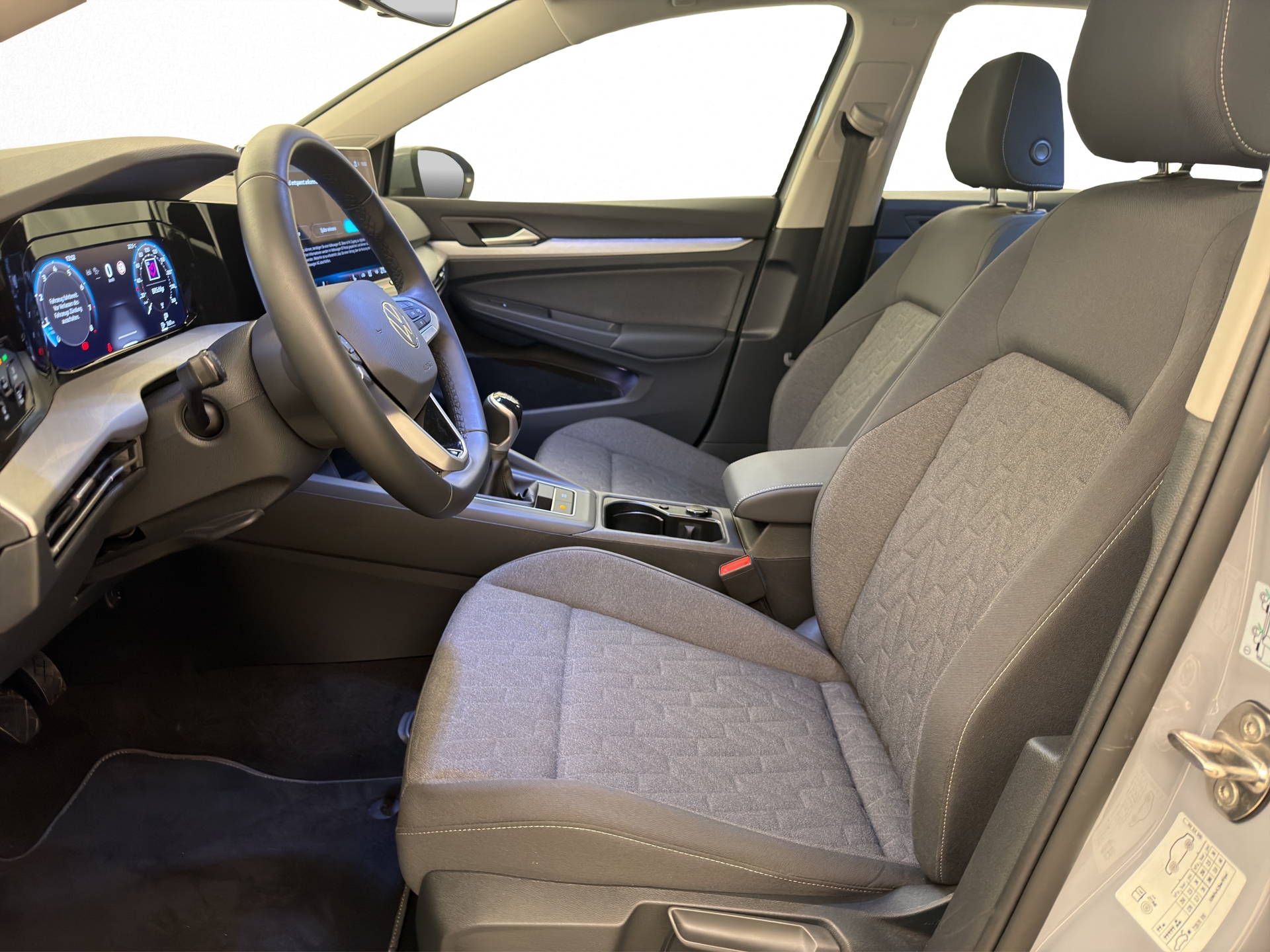 VW Golf 8 1.5 TSI Life 6-Gang-image-5