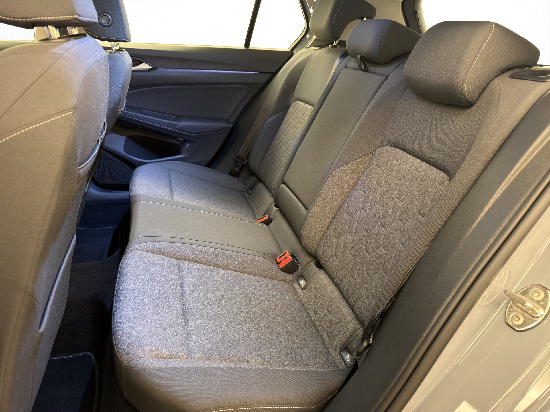 VW Golf 8 1.5 TSI Life 6-Gang-image-11