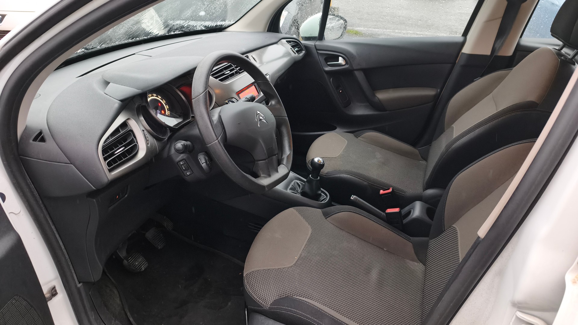 CITROEN C3 1.2i Sélection-image-8