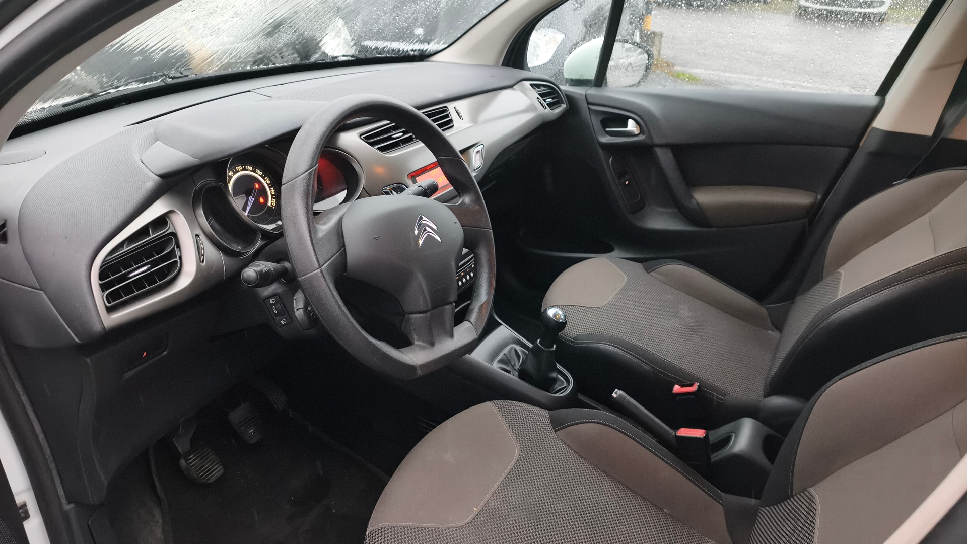 CITROEN C3 1.2i Sélection-image-8