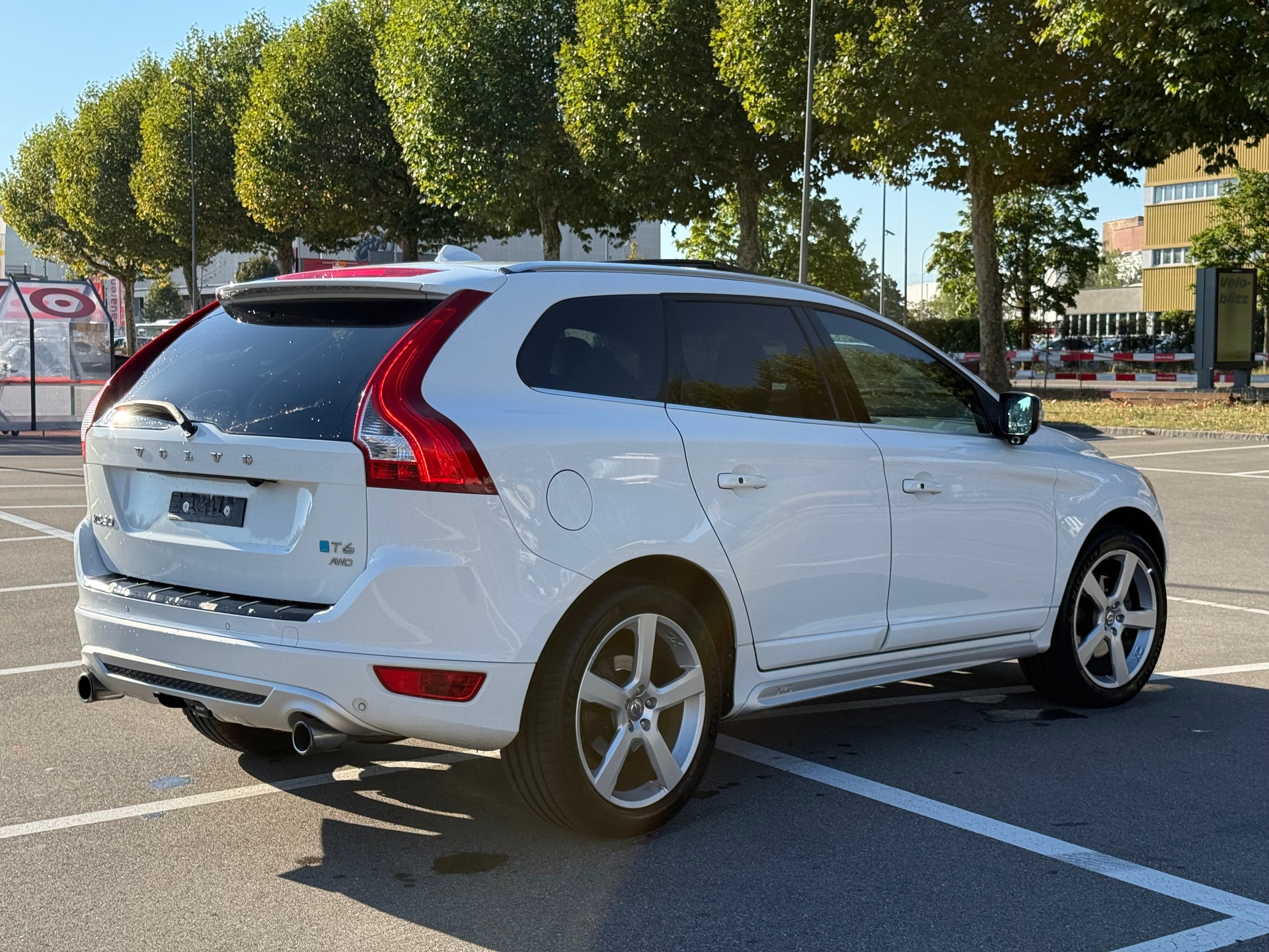VOLVO XC60 T6 AWD Summum Geartronic-image-4