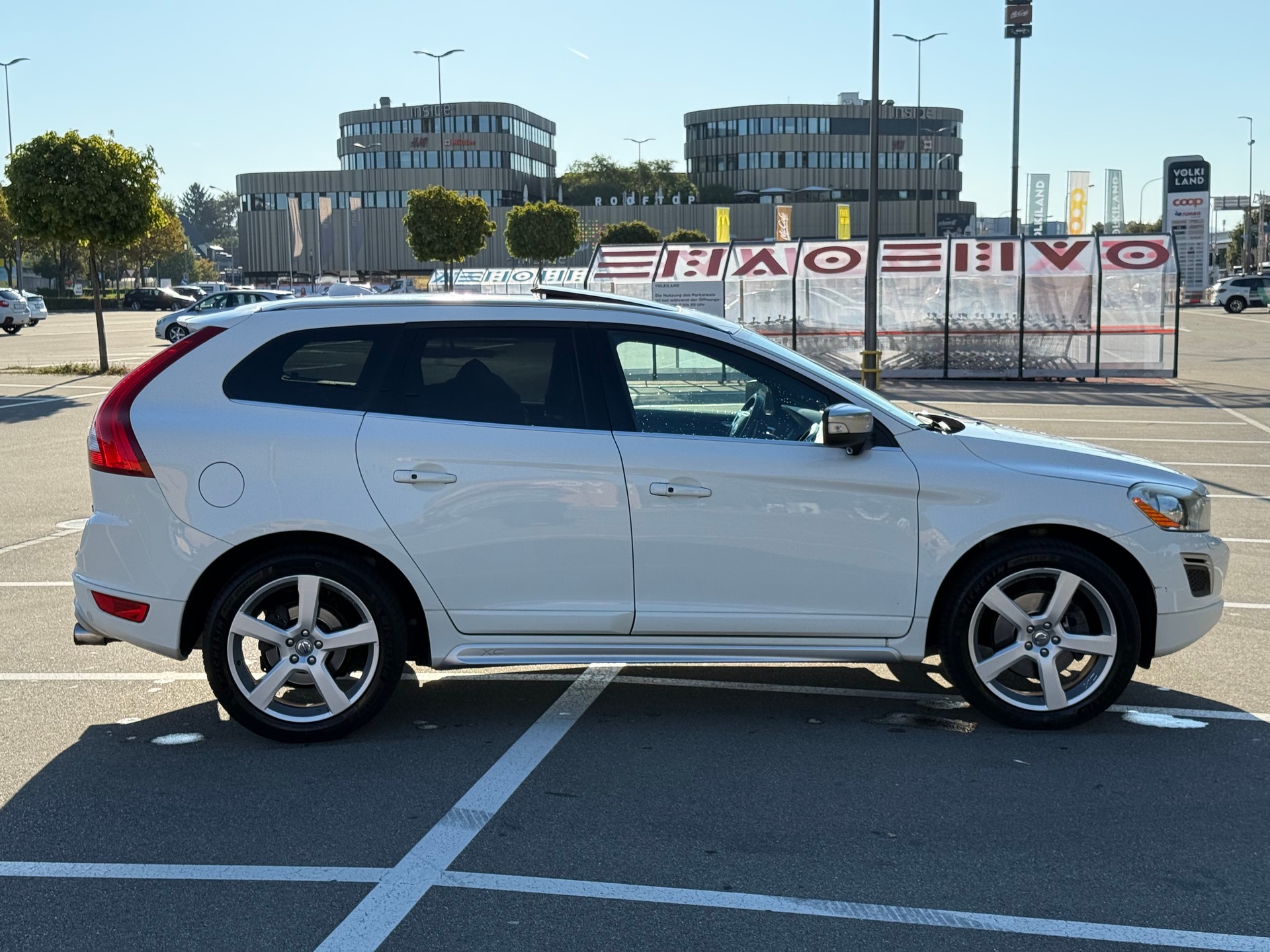 VOLVO XC60 T6 AWD Summum Geartronic-image-1