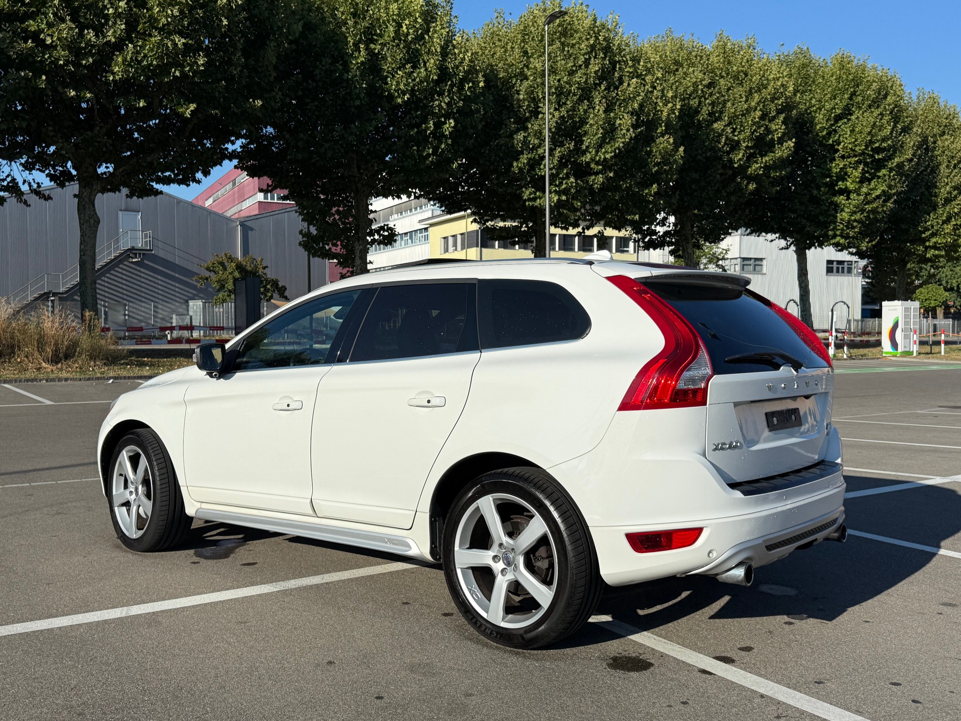 VOLVO XC60 T6 AWD Summum Geartronic-image-7