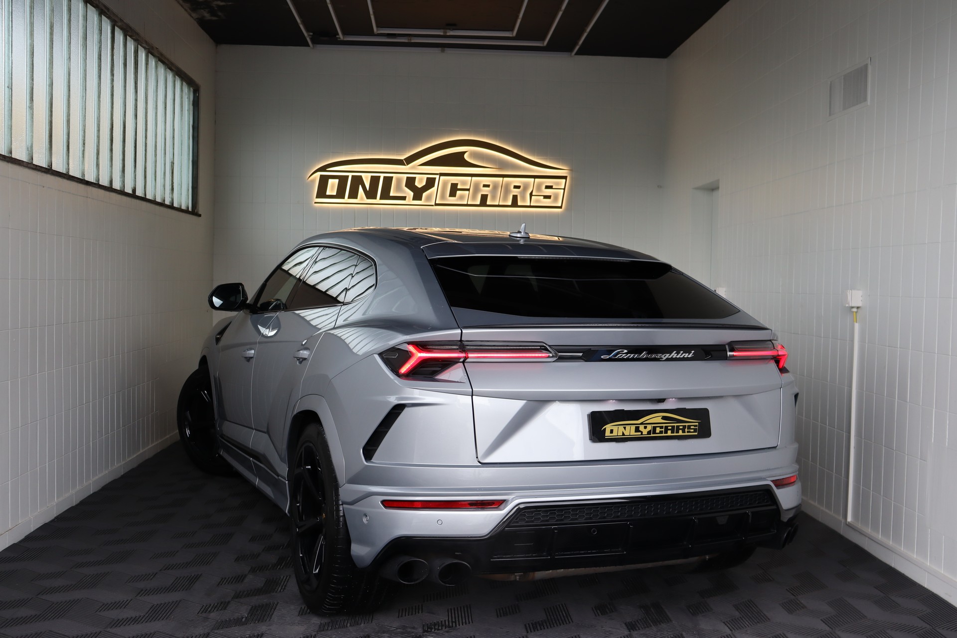 LAMBORGHINI Urus E-Gear-image-9