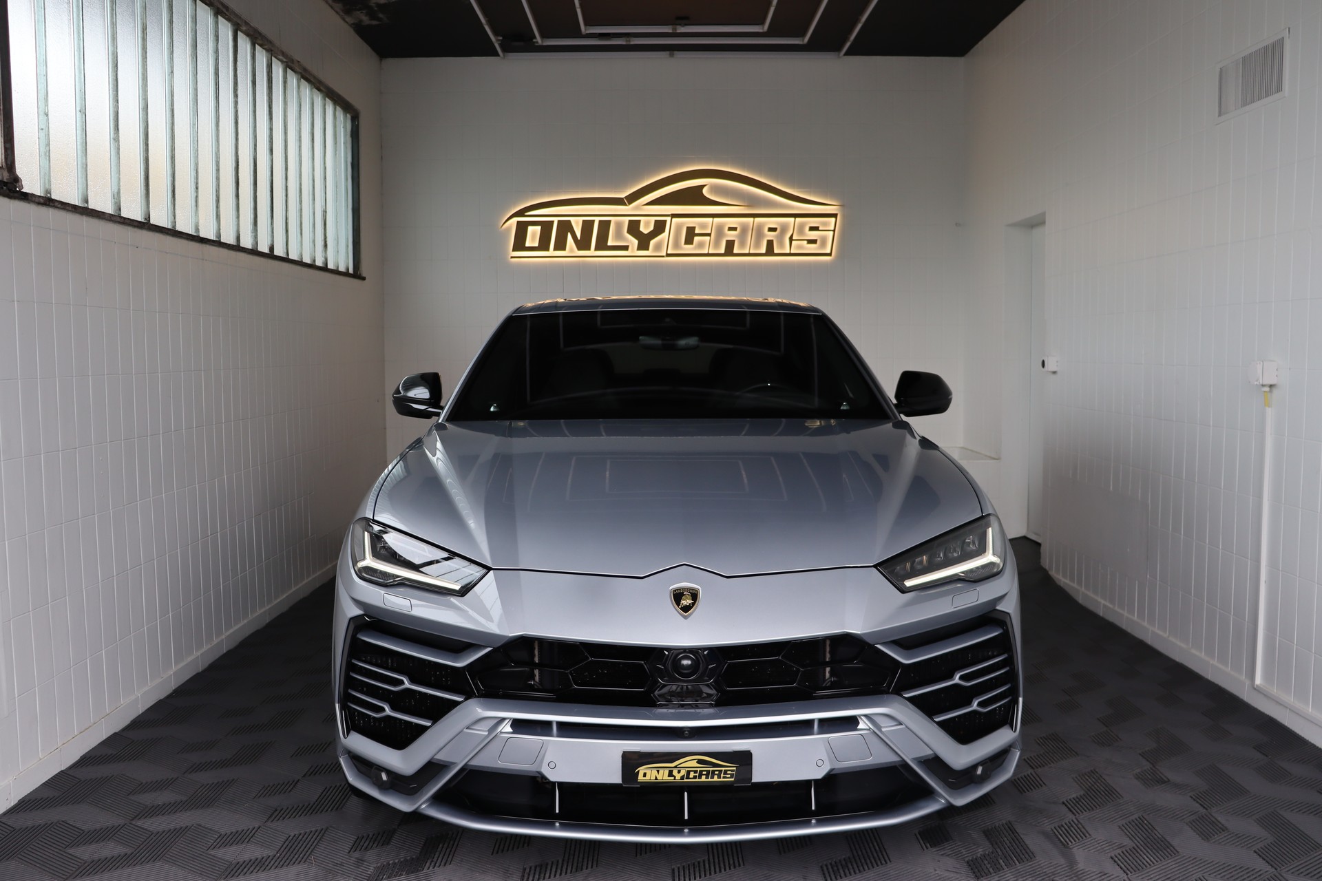 LAMBORGHINI Urus E-Gear-image-1