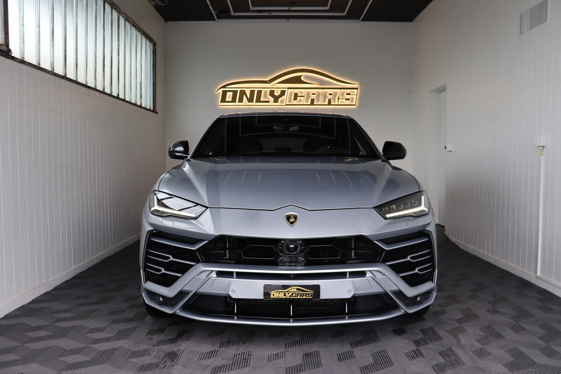LAMBORGHINI Urus E-Gear-image-3