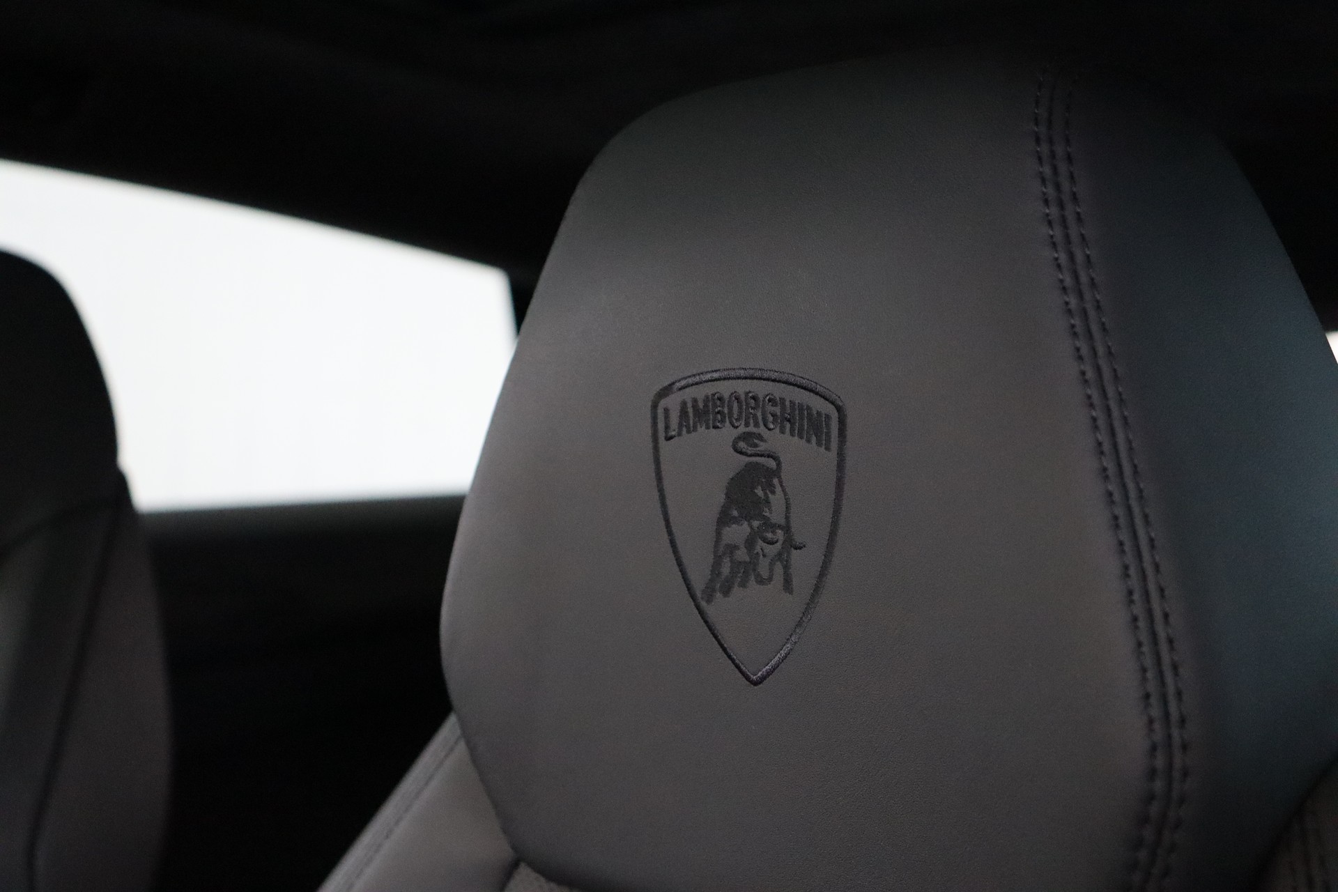 LAMBORGHINI Urus E-Gear-image-16
