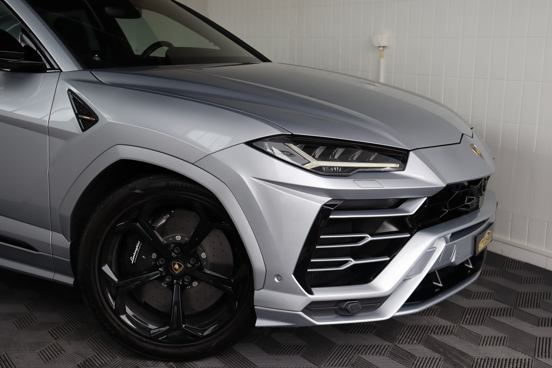 LAMBORGHINI Urus E-Gear-image-5