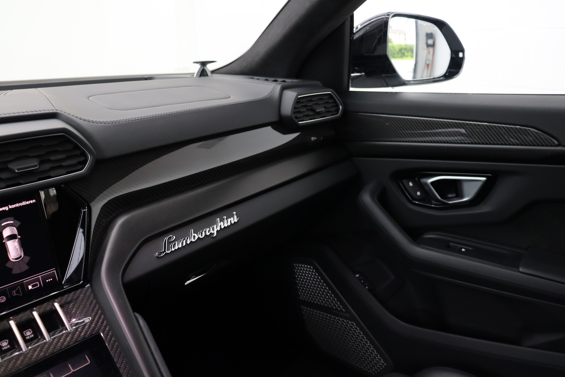 LAMBORGHINI Urus E-Gear-image-17