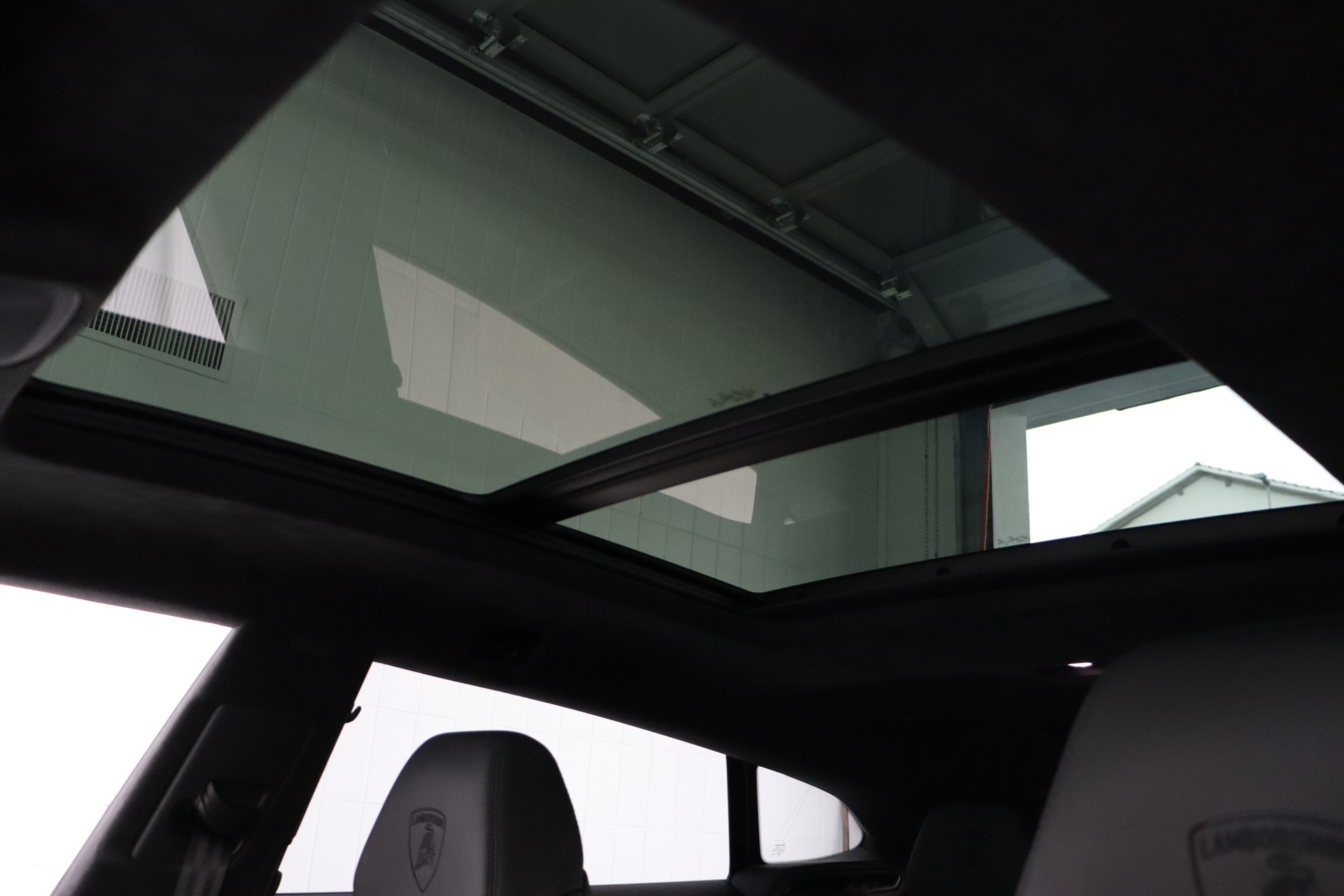 LAMBORGHINI Urus E-Gear-image-15
