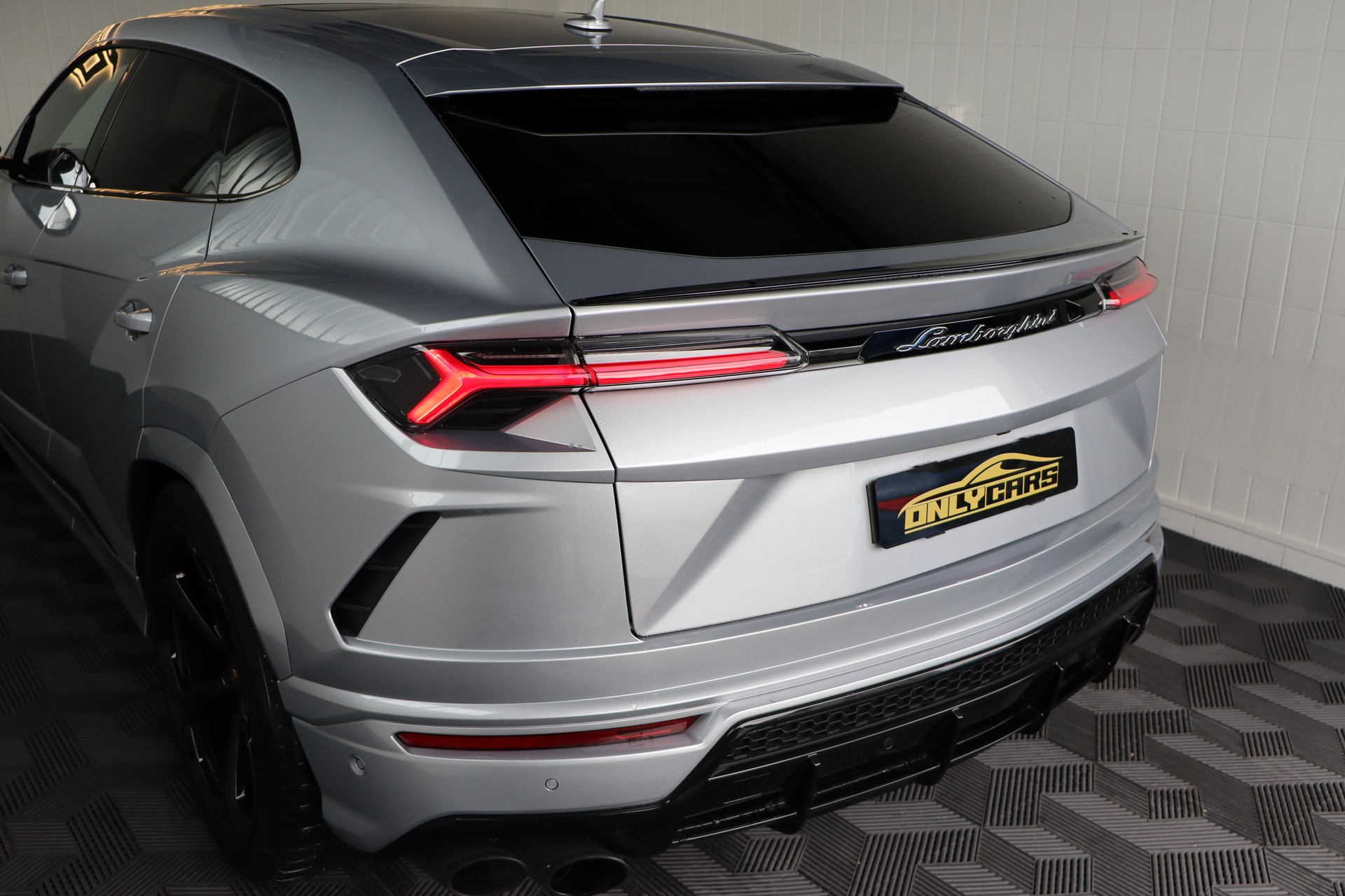 LAMBORGHINI Urus E-Gear-image-8