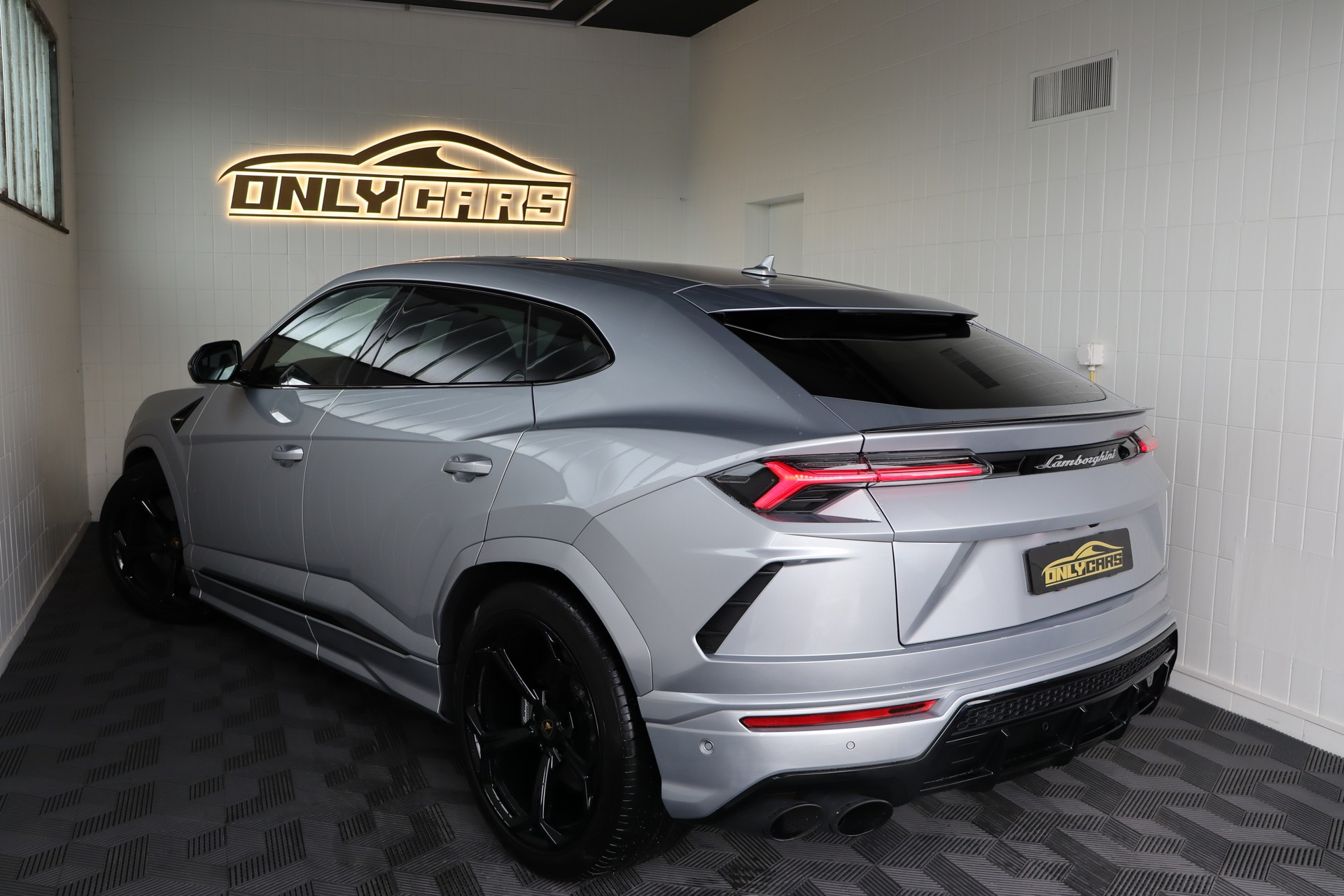 LAMBORGHINI Urus E-Gear-image-12