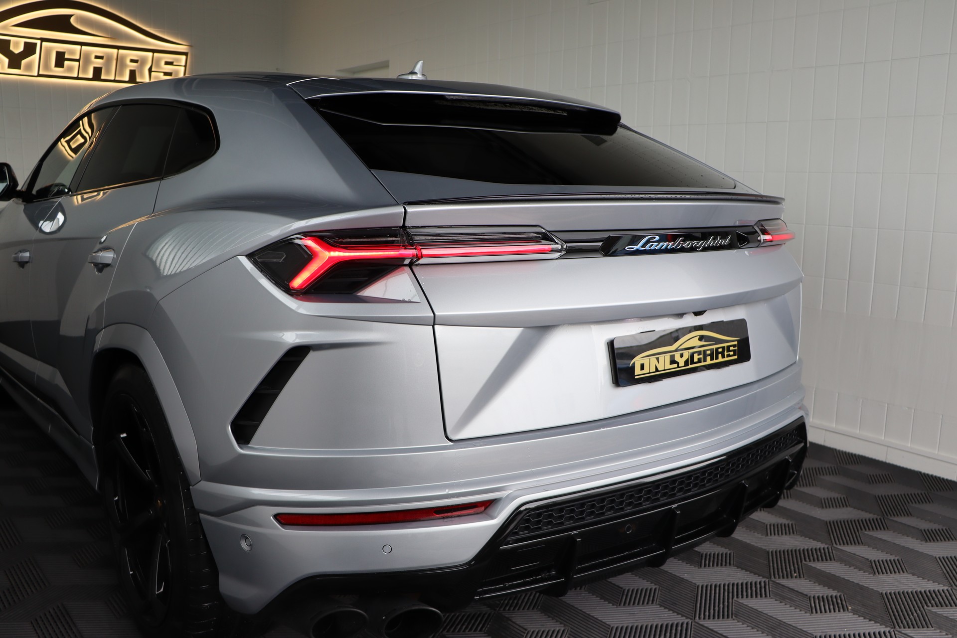 LAMBORGHINI Urus E-Gear-image-11