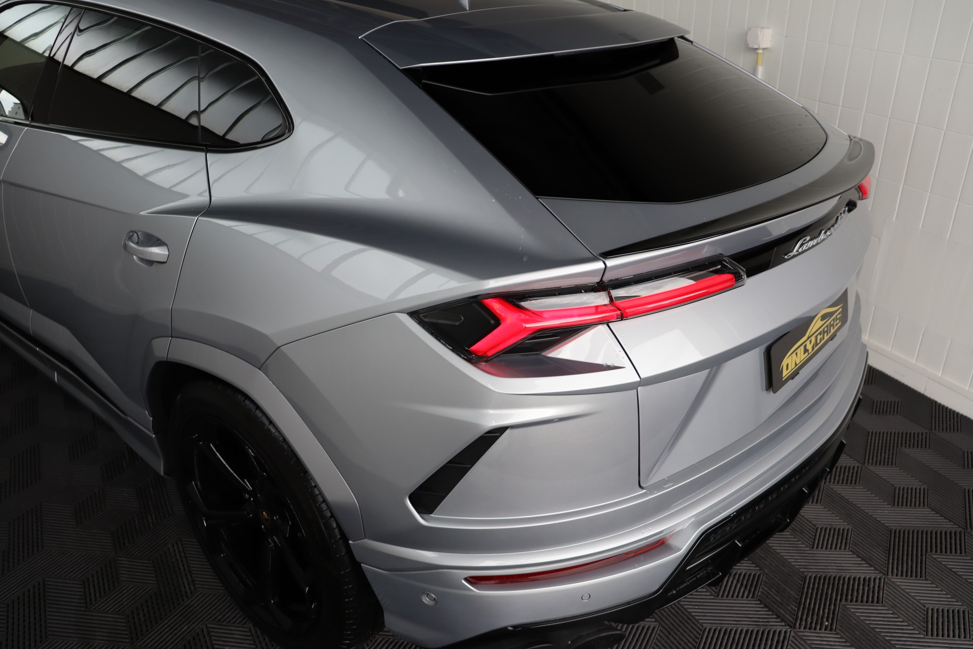 LAMBORGHINI Urus E-Gear-image-10