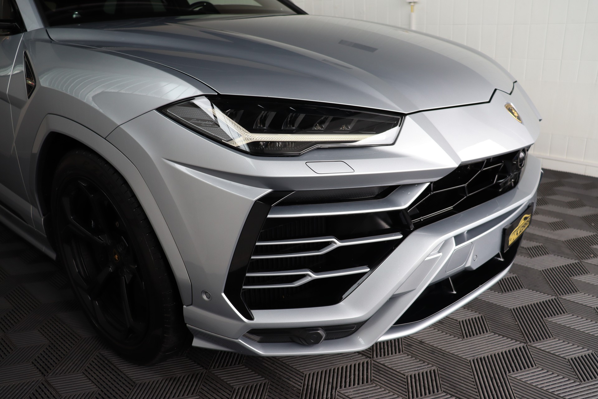 LAMBORGHINI Urus E-Gear-image-4