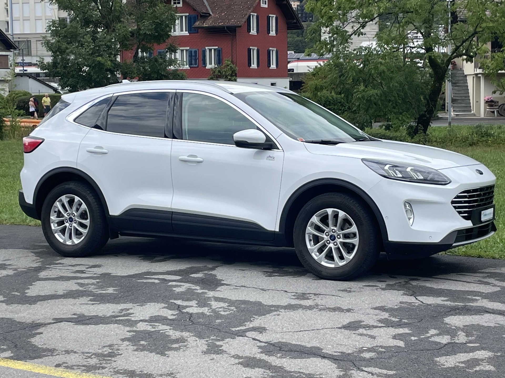 FORD Kuga 2.0 EcoBlue Titanium 4x4-image-2