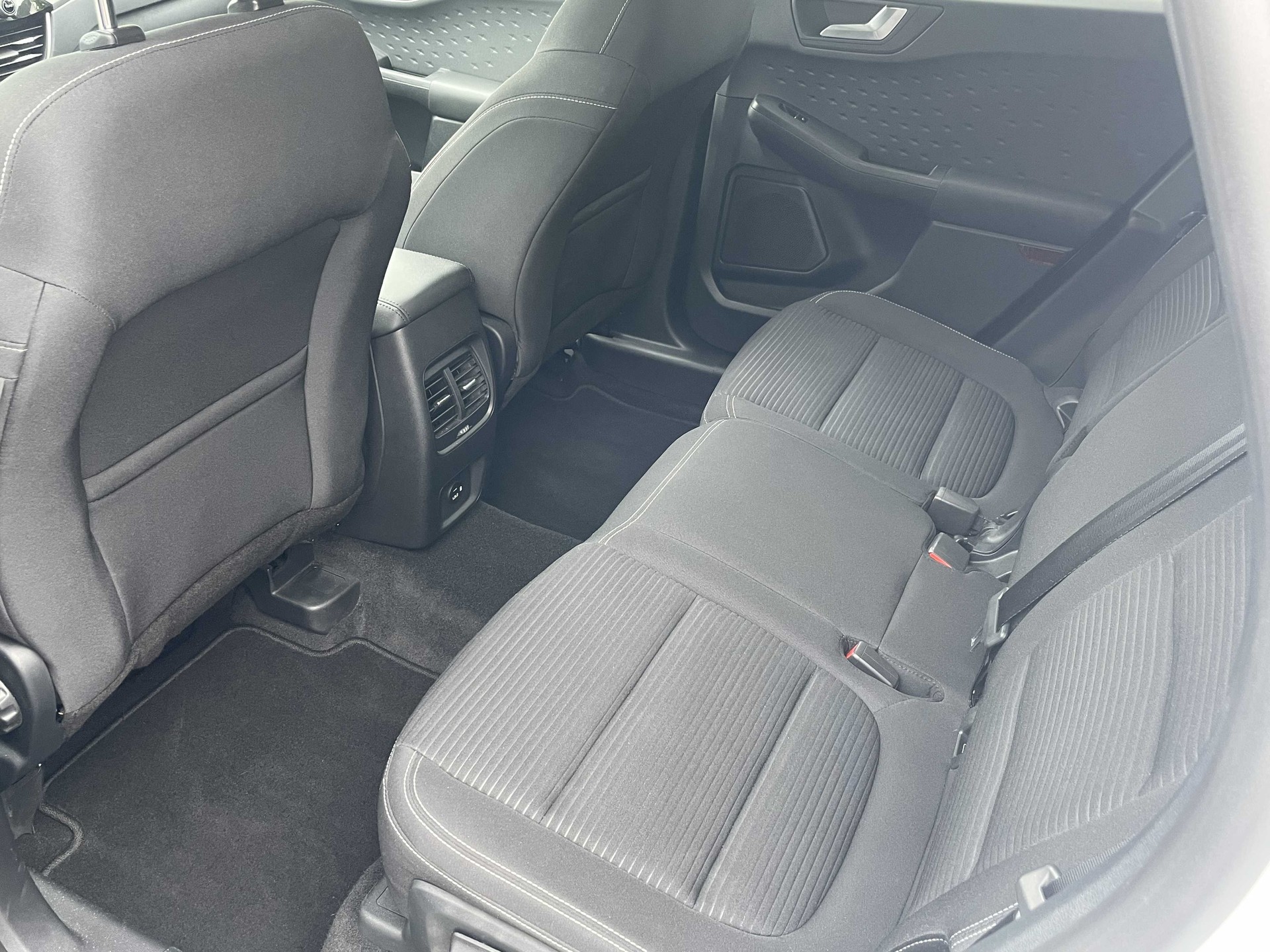 FORD Kuga 2.0 EcoBlue Titanium 4x4-image-14