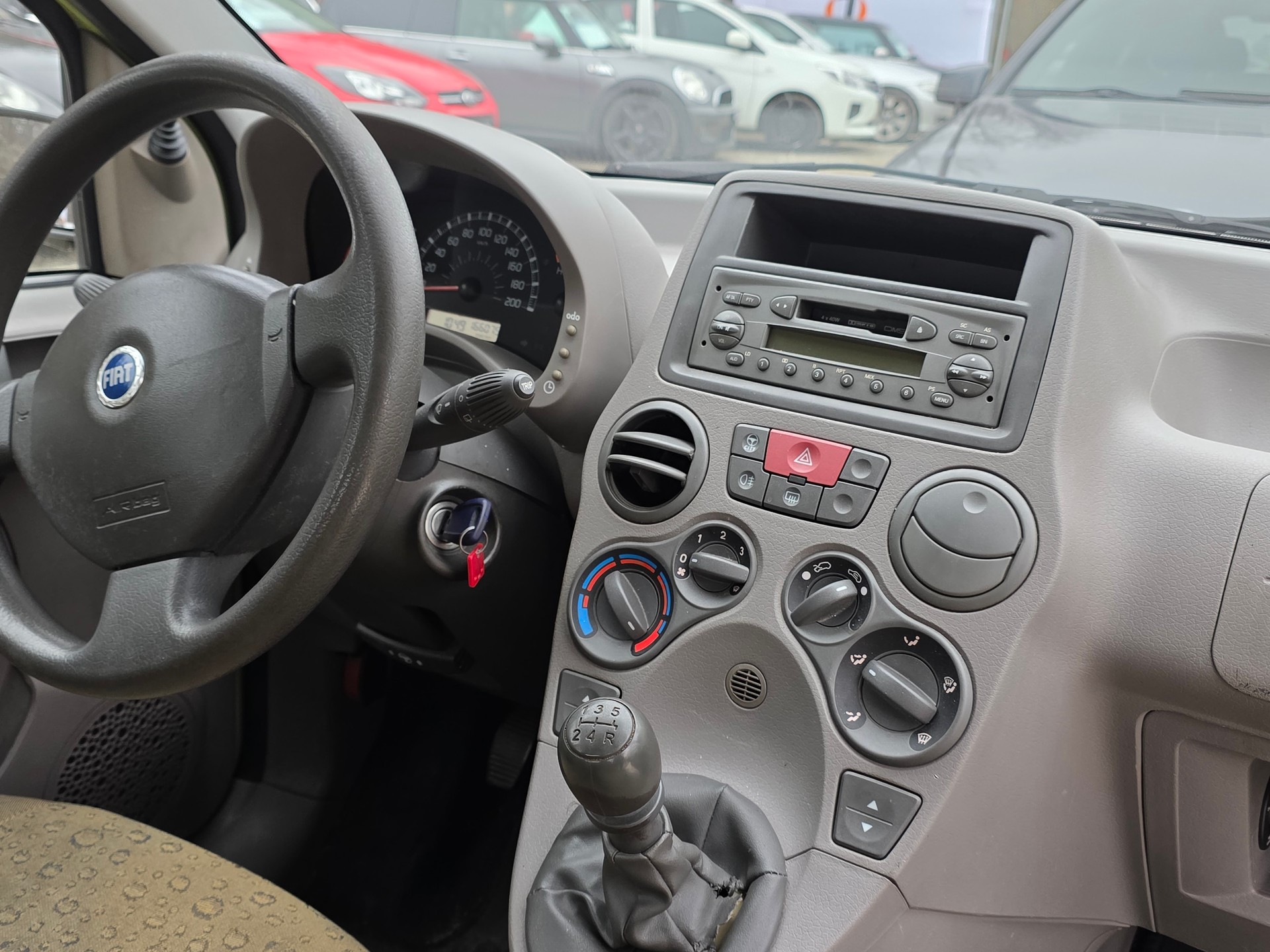 FIAT Panda 1.1 Active ab MFK 10.25-image-5