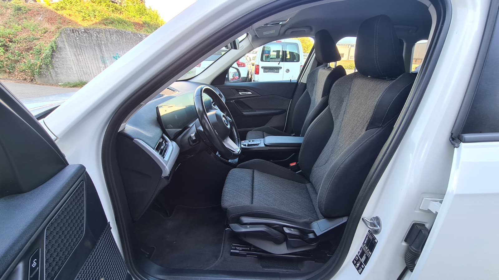 BMW X1 xDrive 20d 48V ** Gr-Navi ** RF-Kamera 360° ** Anh-Kupplung ** Sitzheizung ** H-UP-Disp ** PDC V+H ** Neues Modell 2023 **-image-20