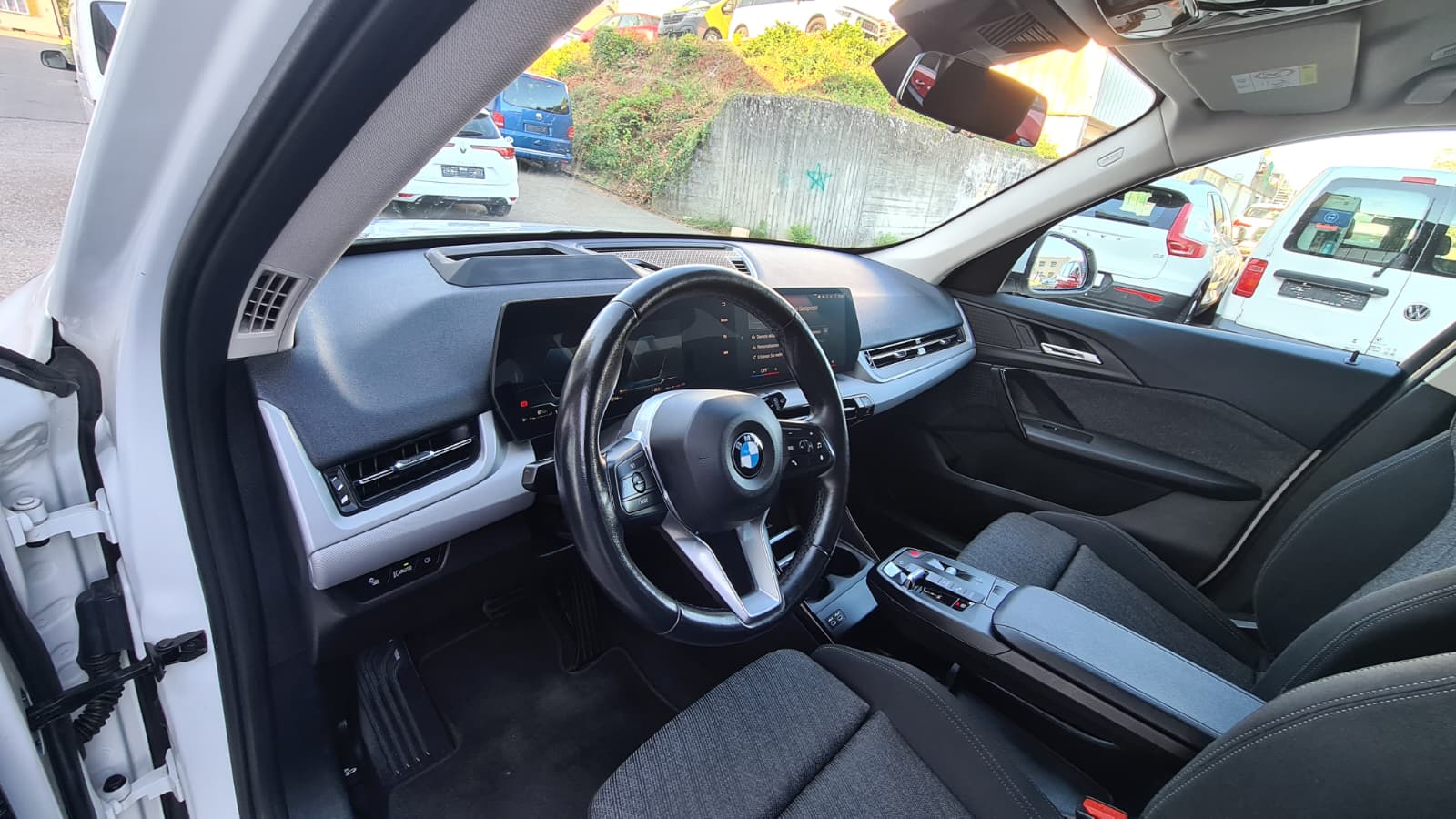 BMW X1 xDrive 20d 48V ** Gr-Navi ** RF-Kamera 360° ** Anh-Kupplung ** Sitzheizung ** H-UP-Disp ** PDC V+H ** Neues Modell 2023 **-image-19
