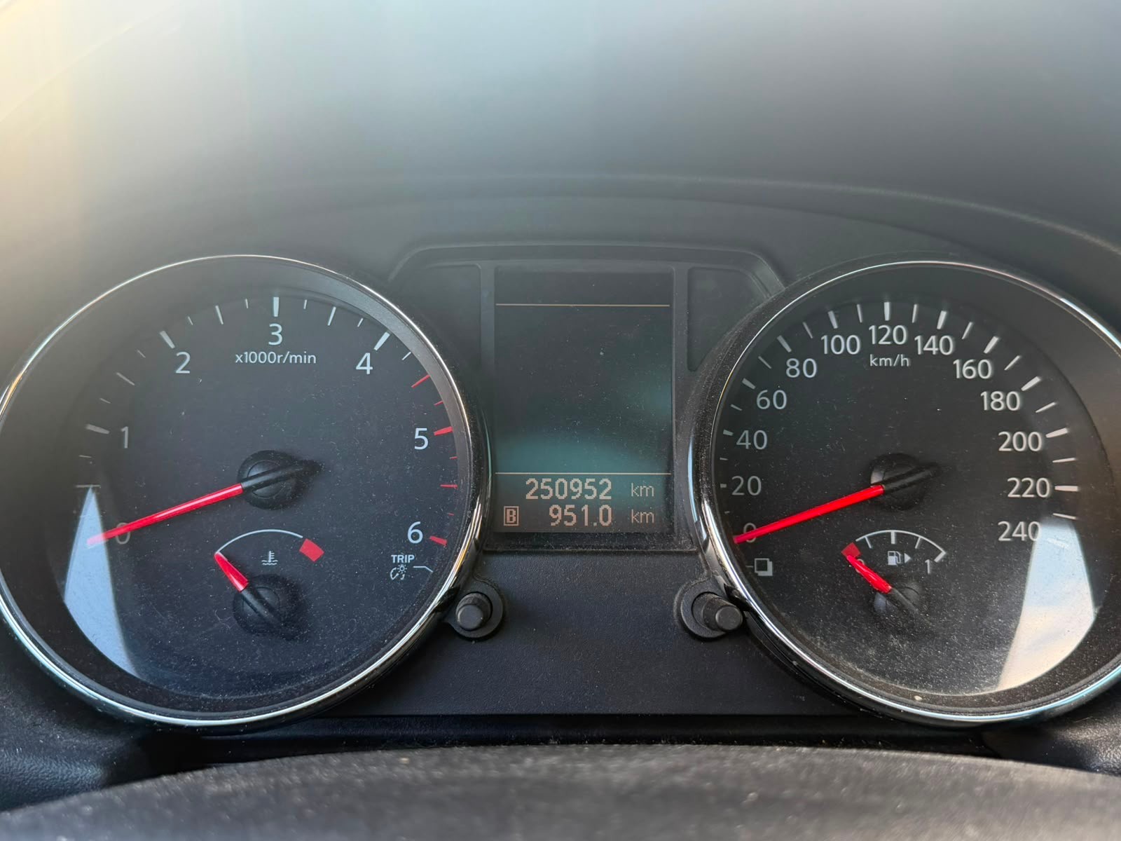 NISSAN Qashqai 2.0 dCi 4WD tekna-image-15