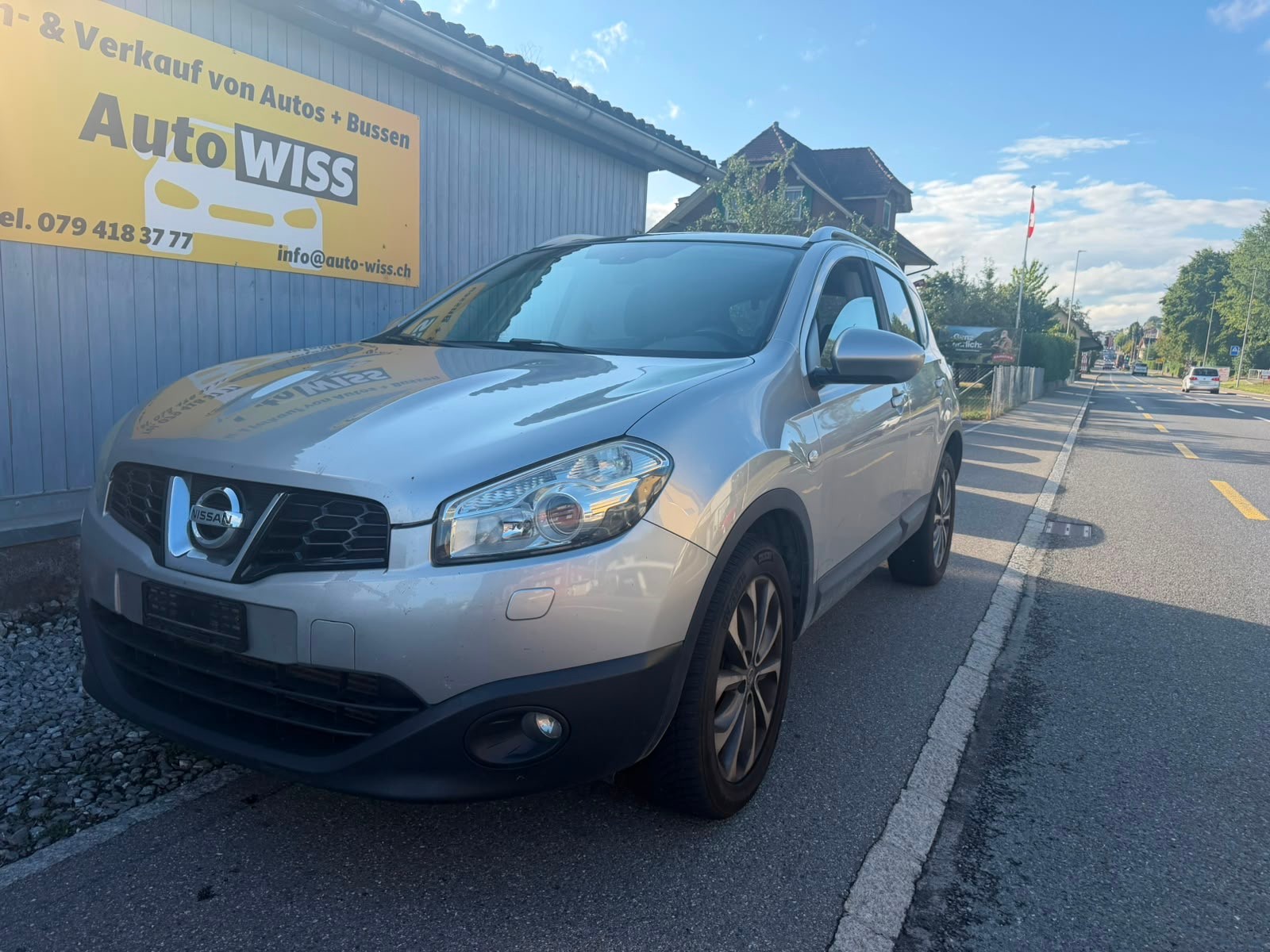 NISSAN Qashqai 2.0 dCi 4WD tekna-image-2