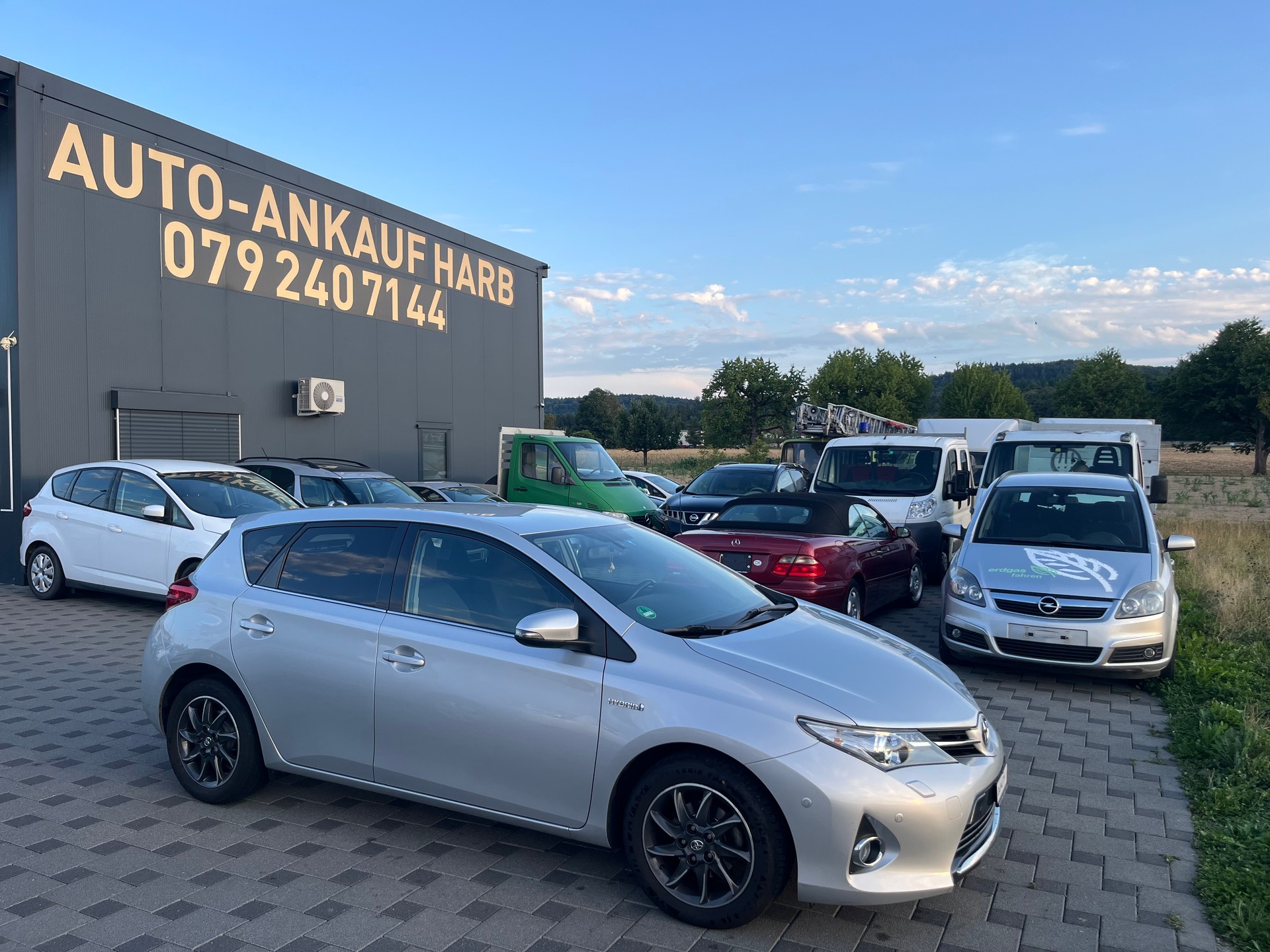 TOYOTA Auris 1.8 16V HSD Linea Sol-image-0