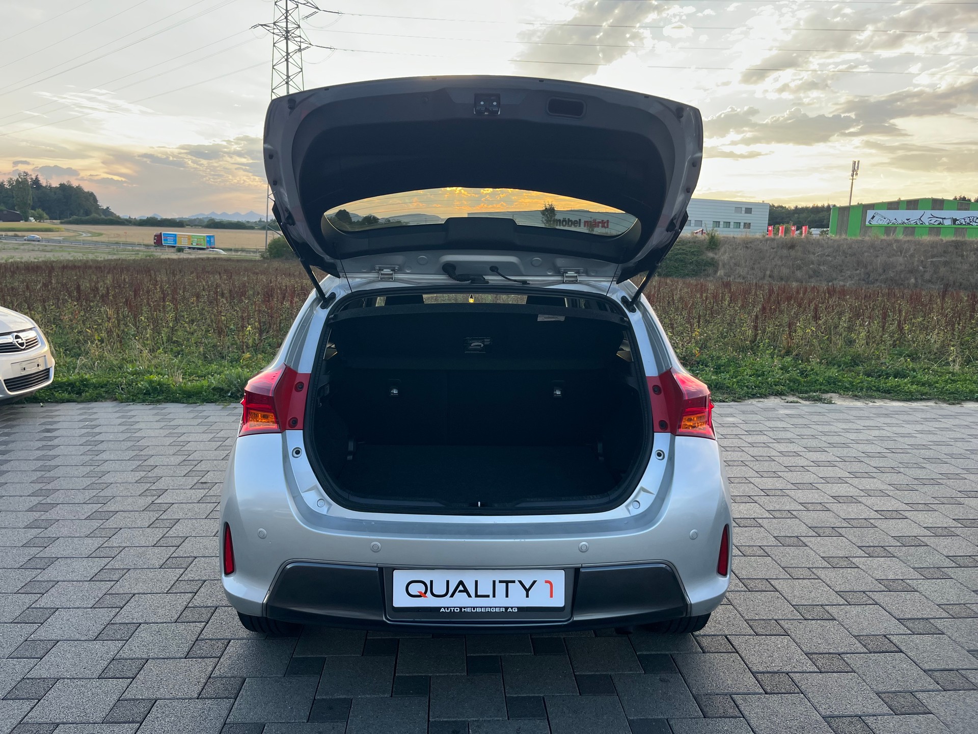 TOYOTA Auris 1.8 16V HSD Linea Sol-image-8