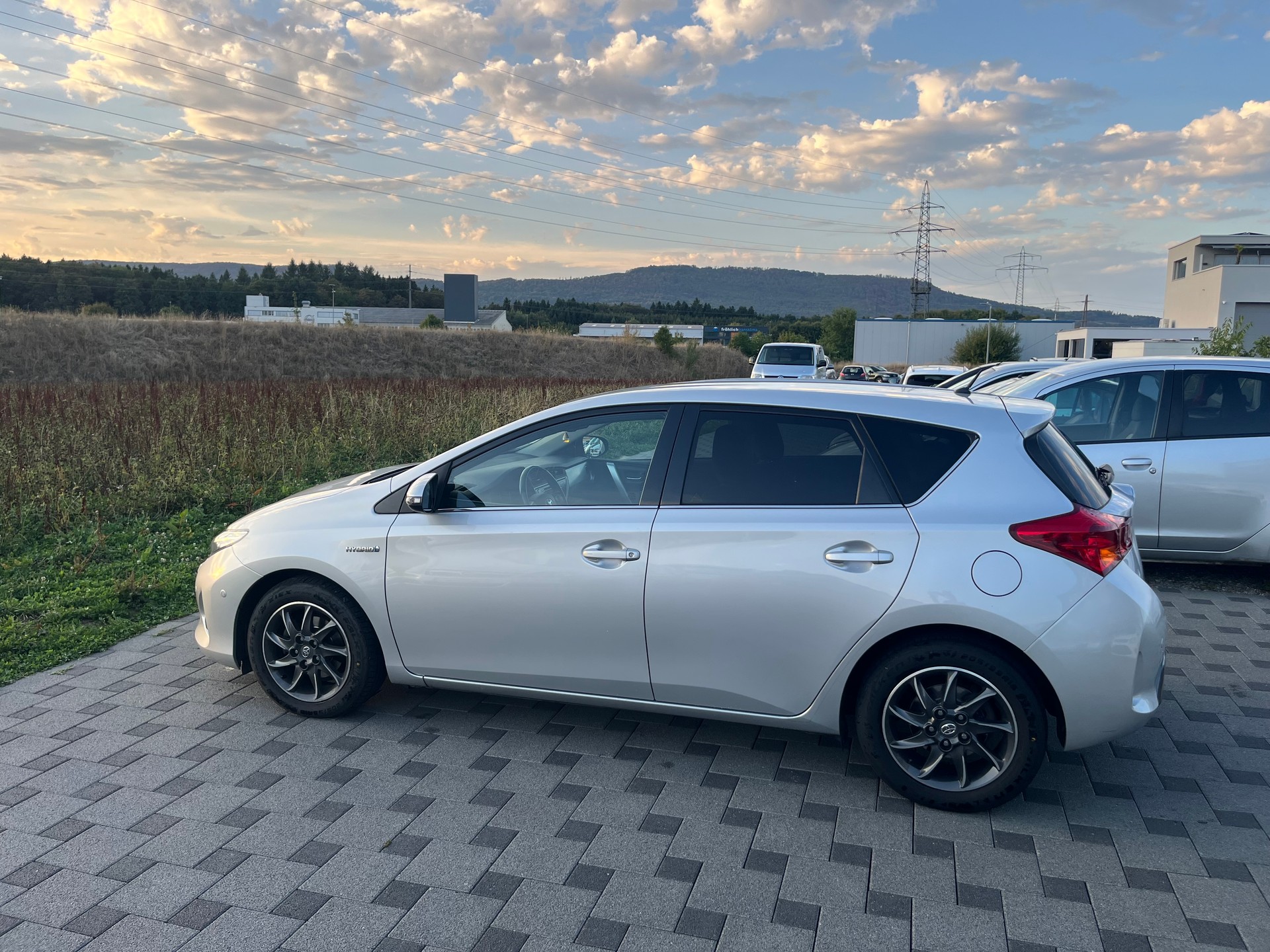 TOYOTA Auris 1.8 16V HSD Linea Sol-image-6