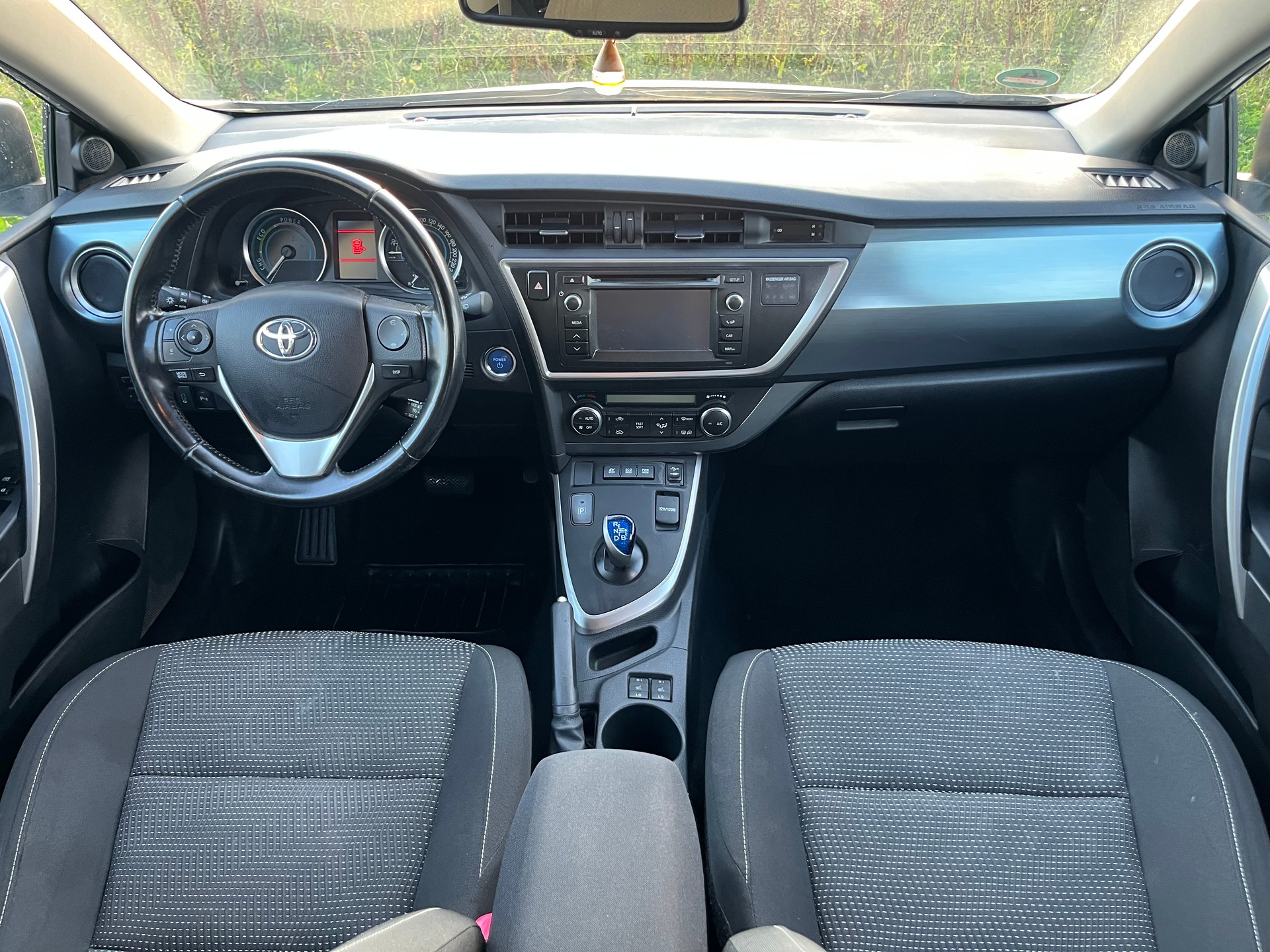 TOYOTA Auris 1.8 16V HSD Linea Sol-image-12