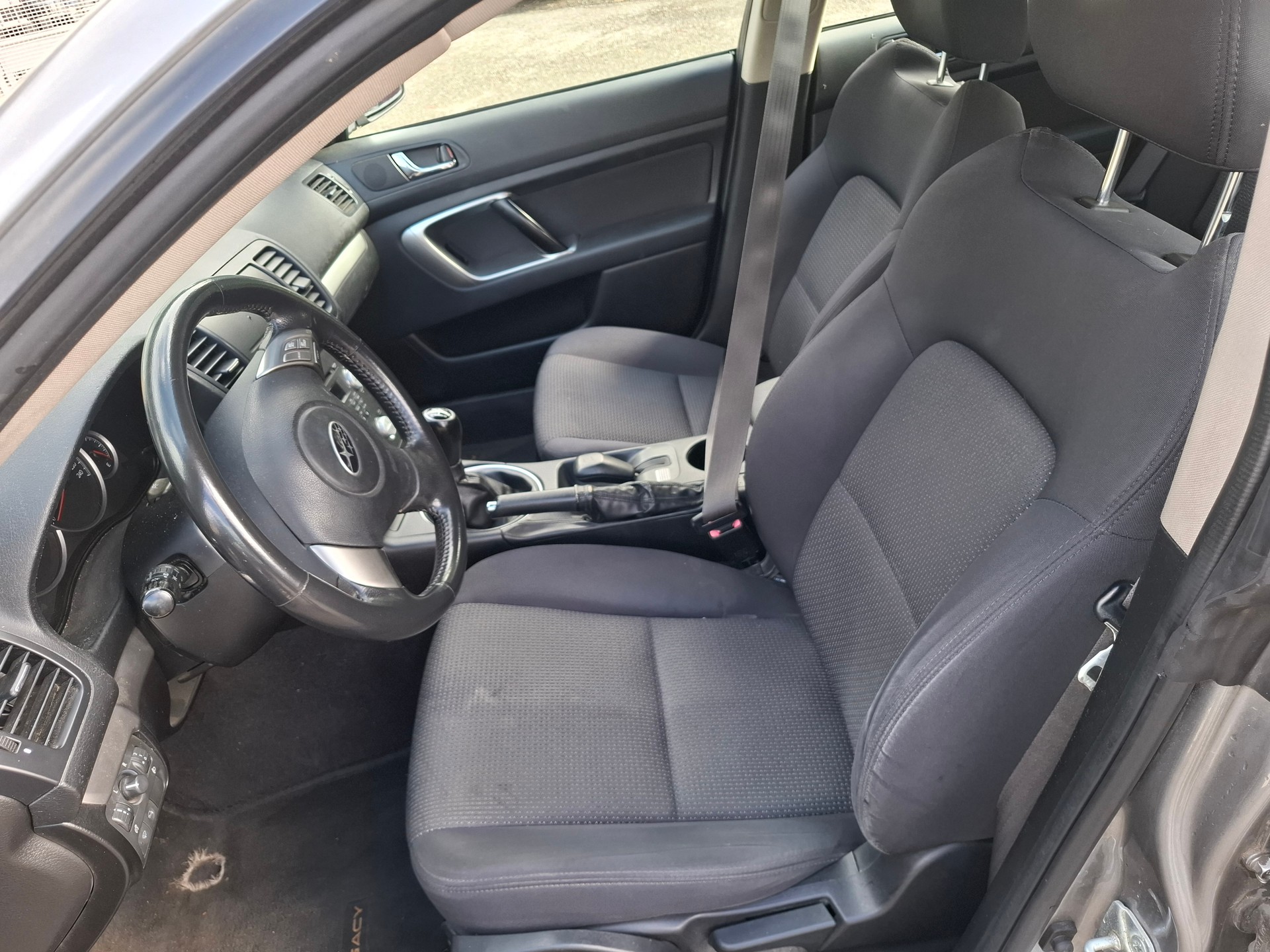 SUBARU Legacy 2.0R AWD Comfort-image-4