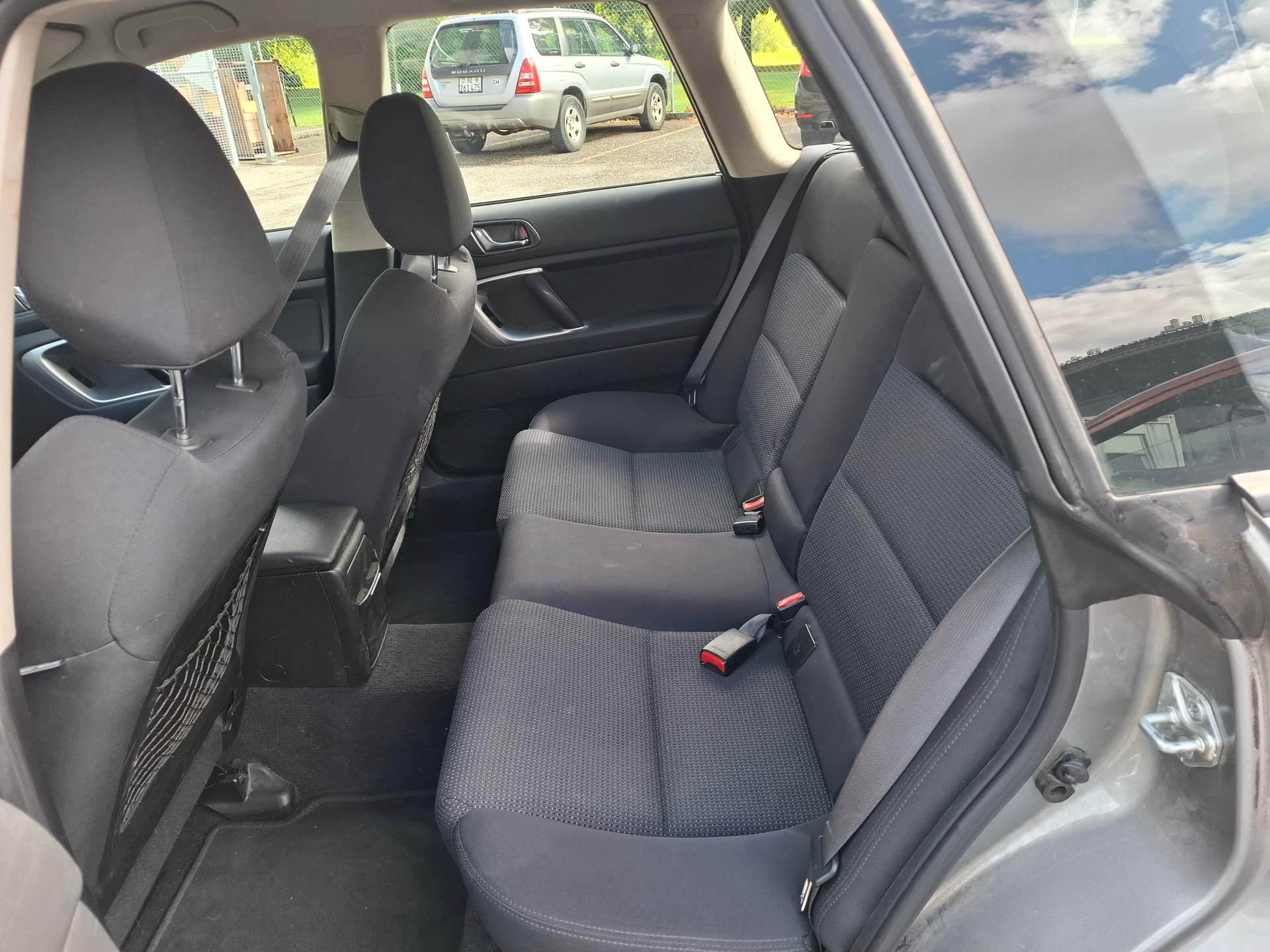 SUBARU Legacy 2.0R AWD Comfort-image-5