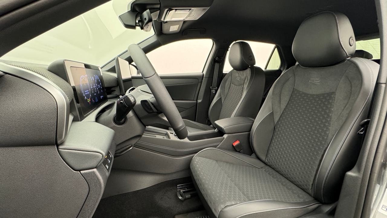 VW T-Roc 1.5 eTSI mHEV R-Line DSG-image-4