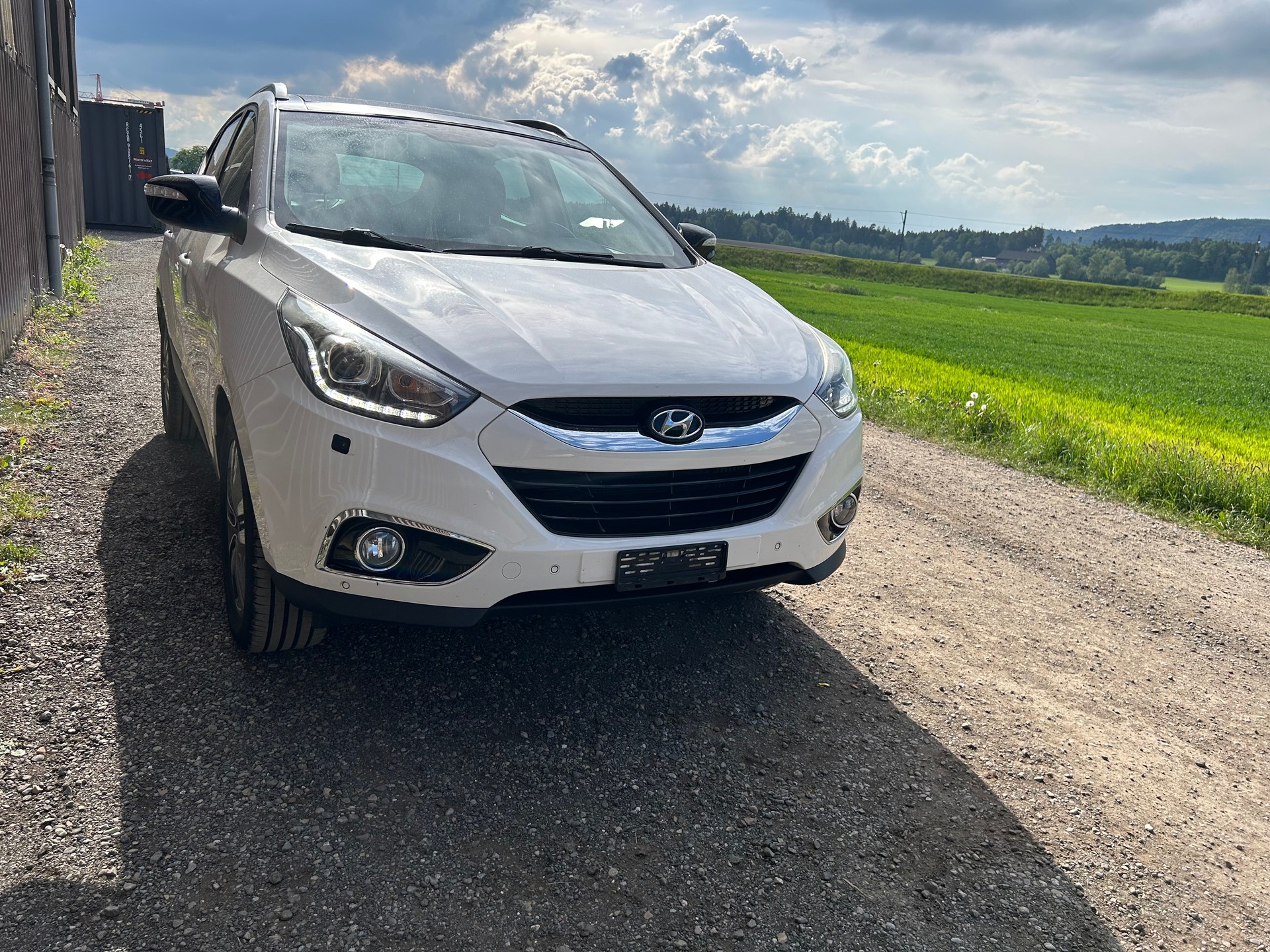 HYUNDAI iX 35 2.0 CRDi GO! Plus 4WD Automatic-image-2