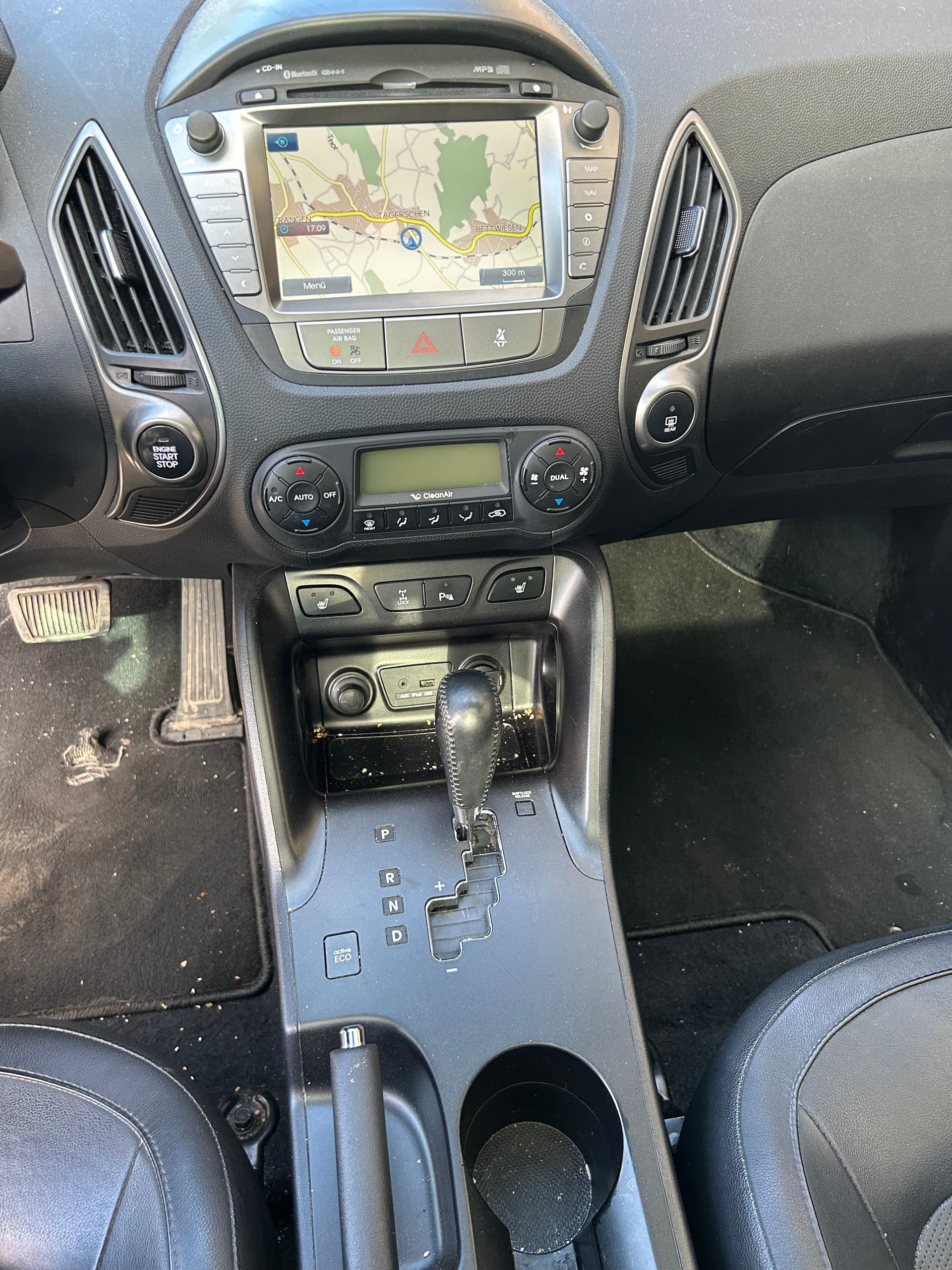 HYUNDAI iX 35 2.0 CRDi GO! Plus 4WD Automatic-image-11