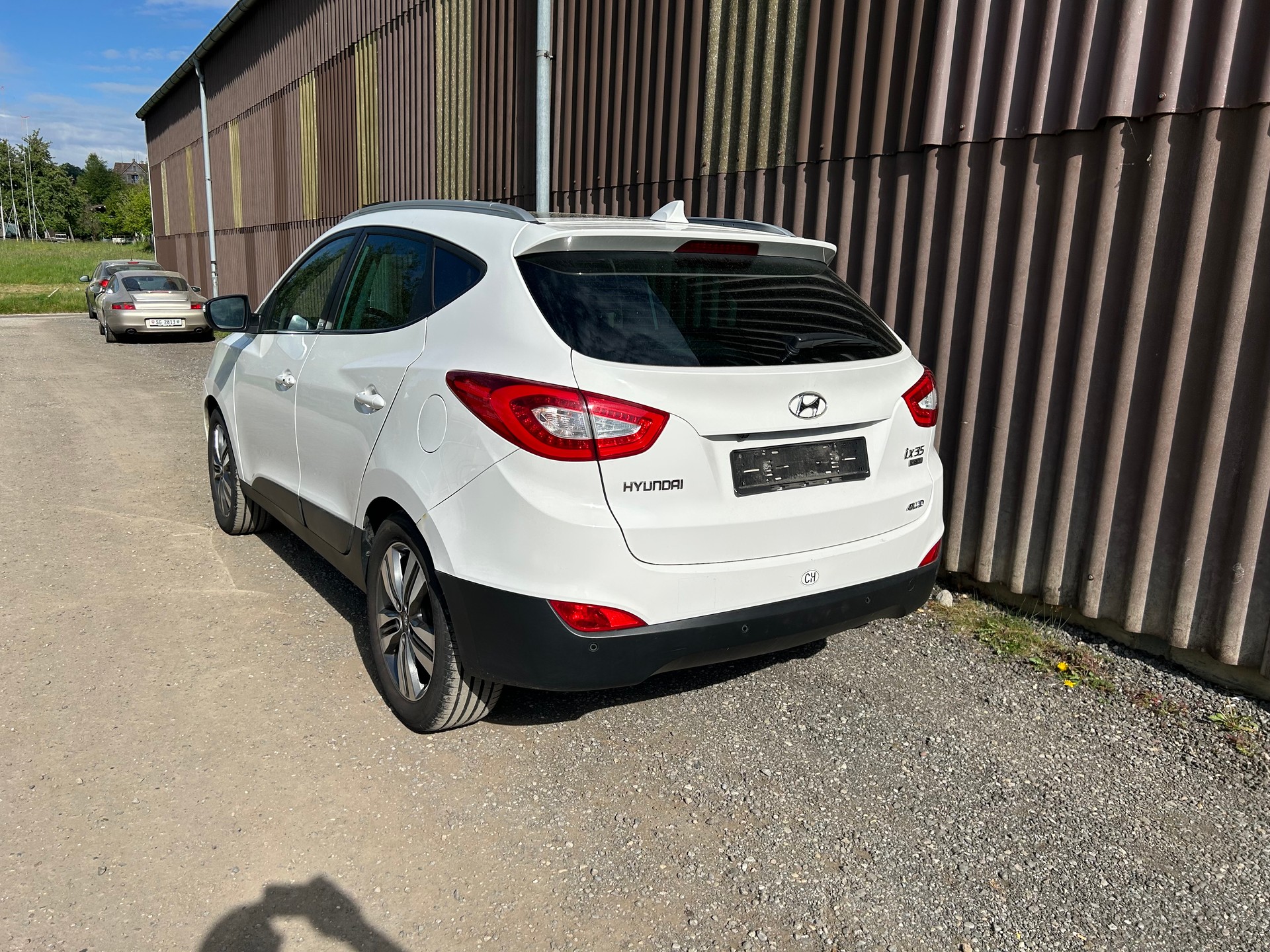 HYUNDAI iX 35 2.0 CRDi GO! Plus 4WD Automatic-image-5